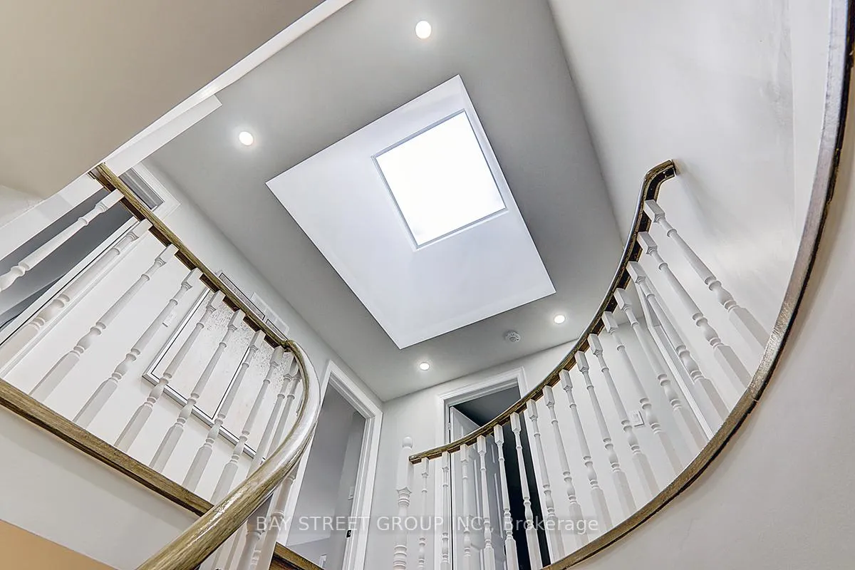 Photo 12 of 46 Harvest Moon Drive, Markham, Milliken Mills West — HOMEH