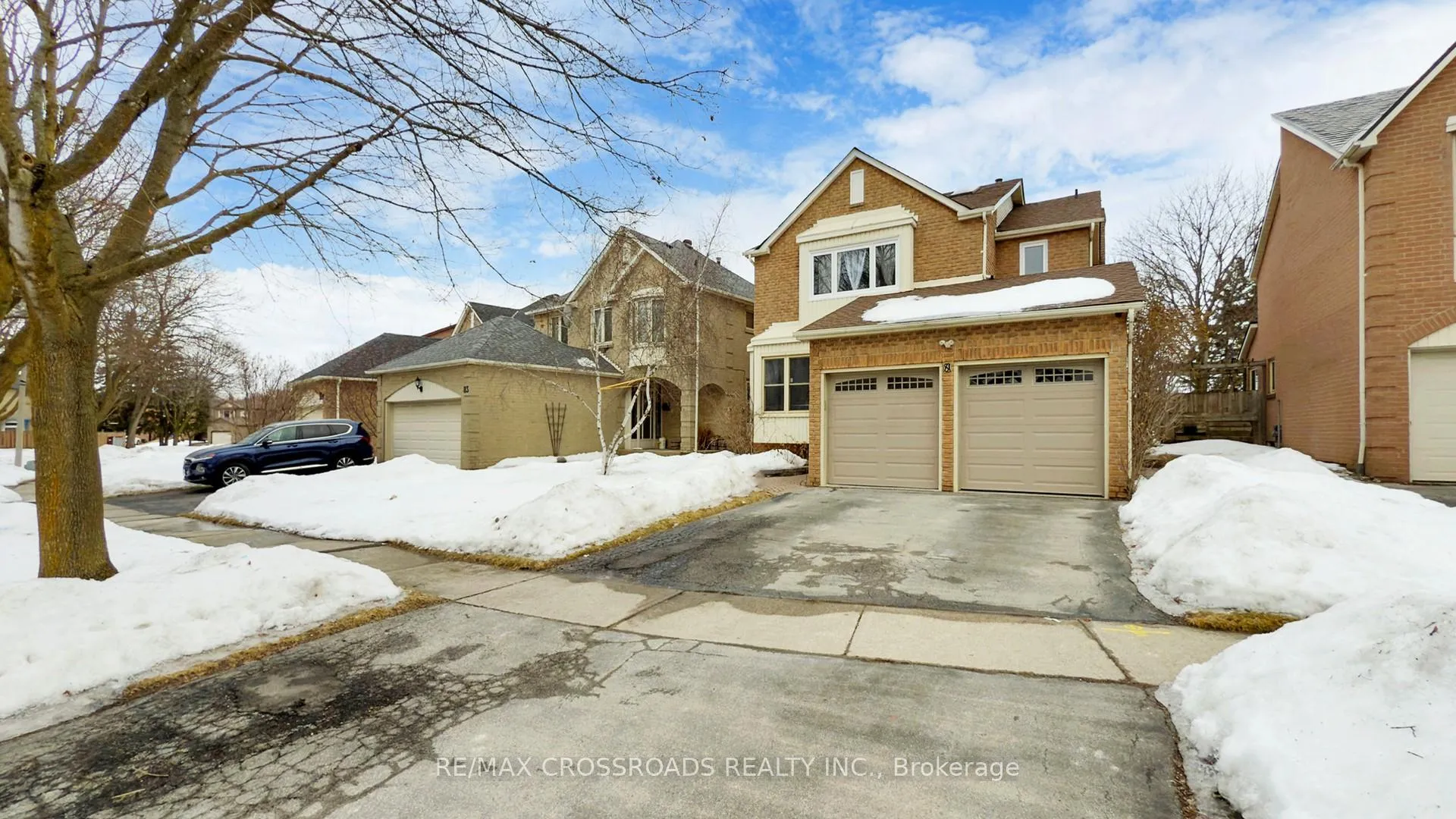 Photo 3 of 81 Millington Crescent, Ajax, Central — HOMEH