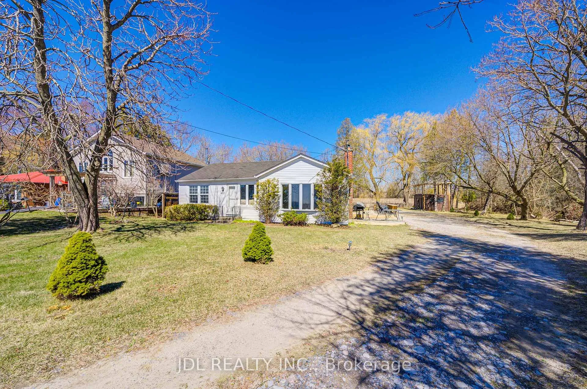 Photo 2 of 462 Crystal Beach Boulevard, Whitby, Whitby Industrial — HOMEH