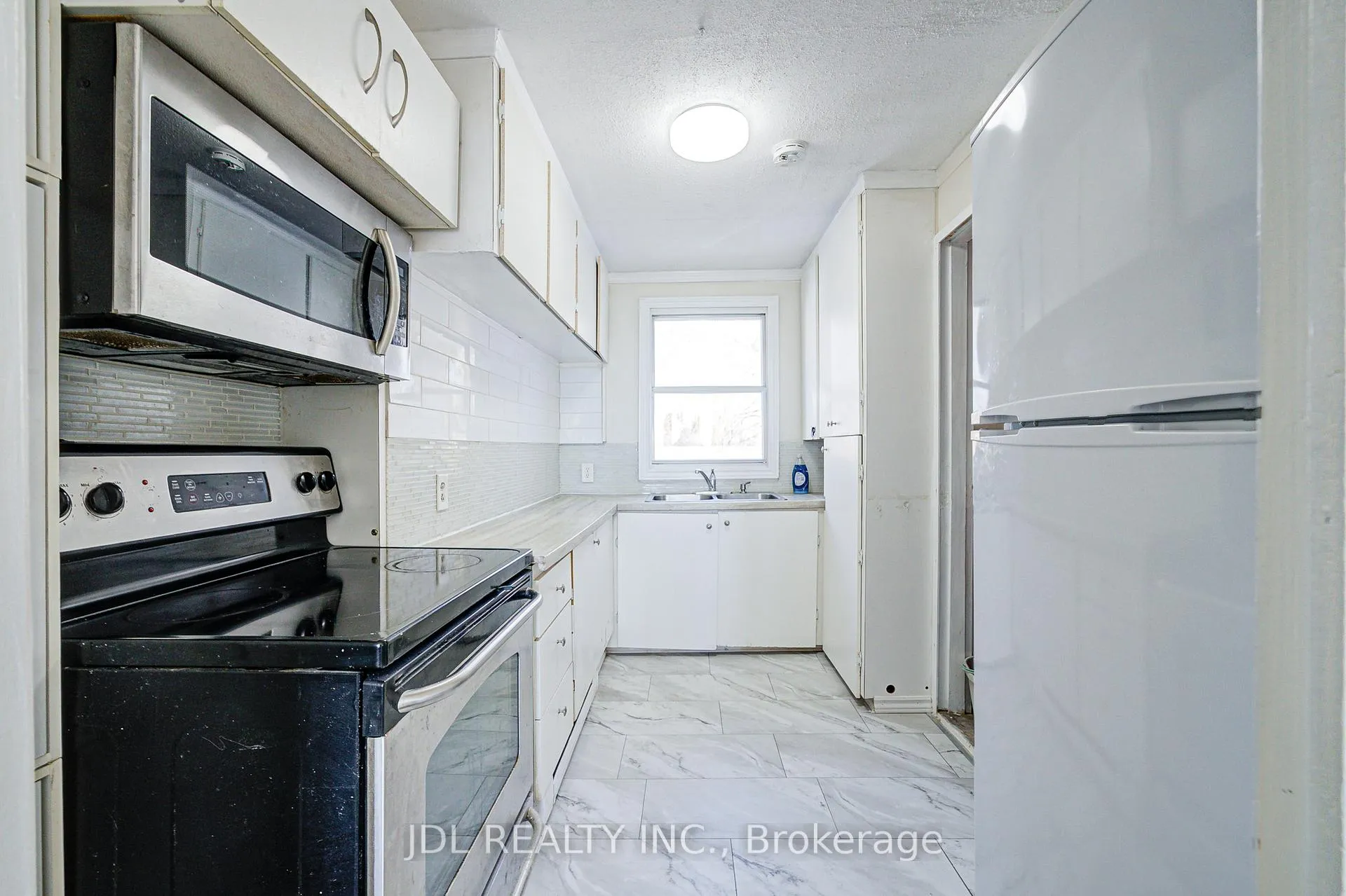 Photo 24 of 462 Crystal Beach Boulevard, Whitby, Whitby Industrial — HOMEH
