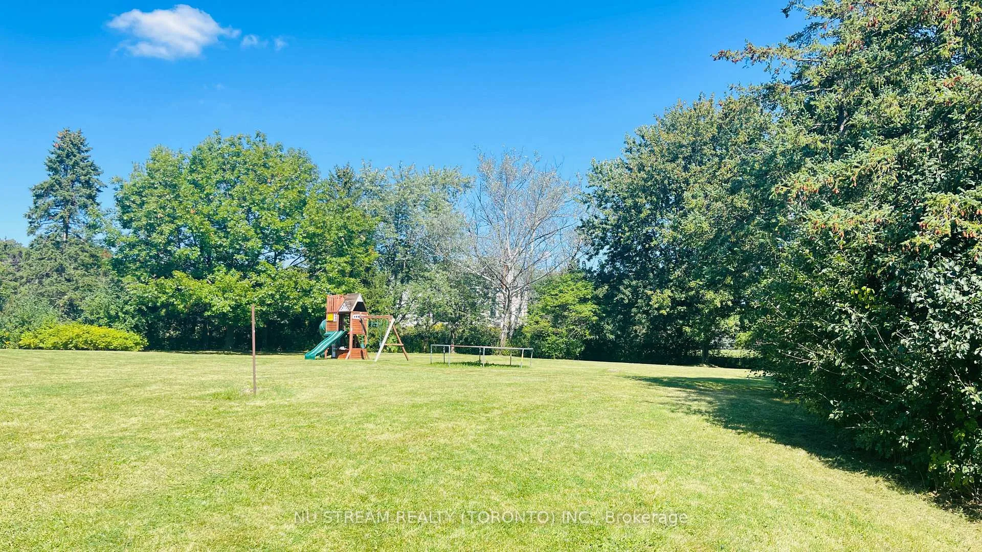 Photo 2 of 4 Willow Creek Drive, Markham, Devil's Elbow — HOMEH