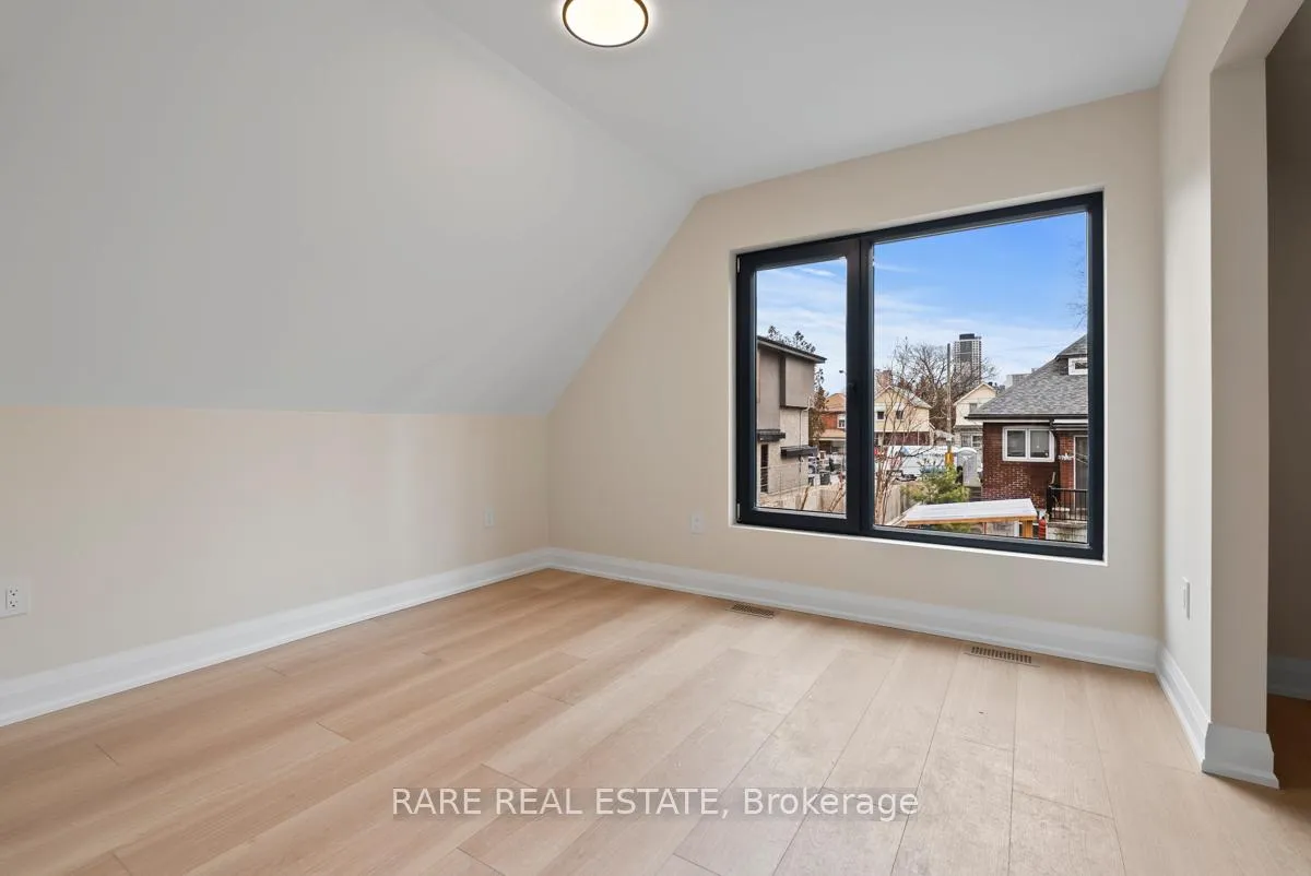 Photo 4 of Unit 5, 191 Gledhill Avenue, Toronto, Woodbine-Lumsden — HOMEH