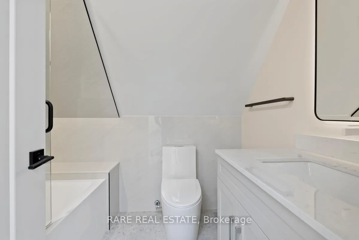Photo 7 of Unit 5, 191 Gledhill Avenue, Toronto, Woodbine-Lumsden — HOMEH