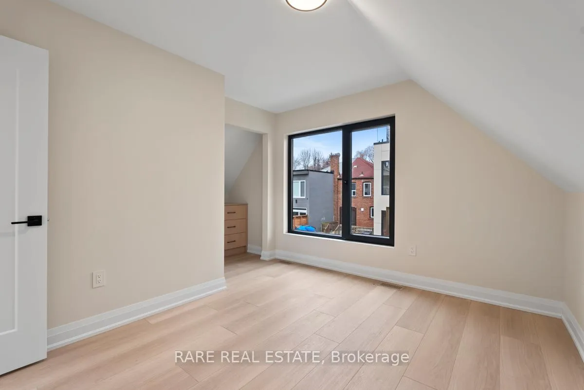 Photo 8 of Unit 5, 191 Gledhill Avenue, Toronto, Woodbine-Lumsden — HOMEH