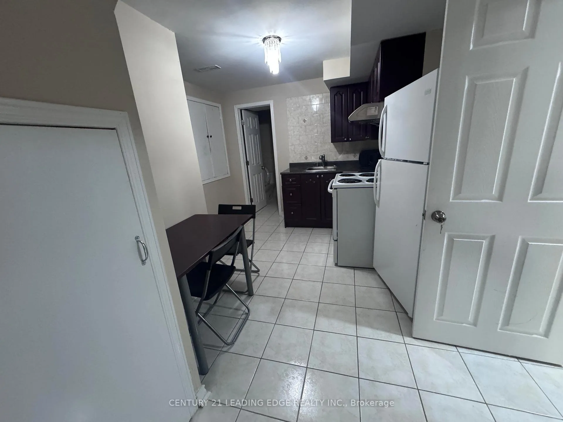 Photo 2 of Unit BSMT B, 304 Elson Street, Markham, Cedarwood — HOMEH