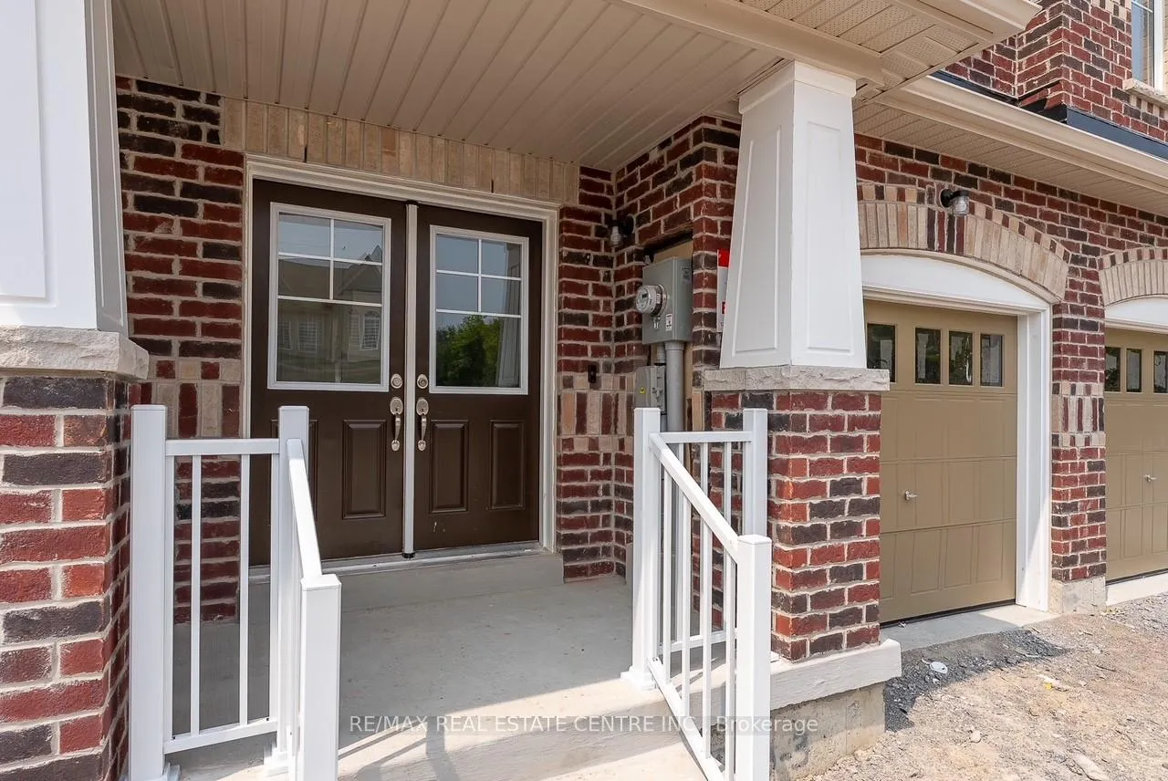 Photo 2 of 1215 Jim Brewster Circle, Oshawa, Eastdale — HOMEH