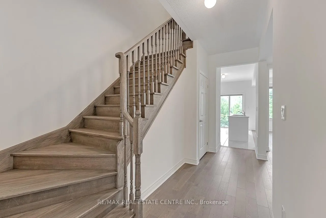 Photo 3 of 1215 Jim Brewster Circle, Oshawa, Eastdale — HOMEH
