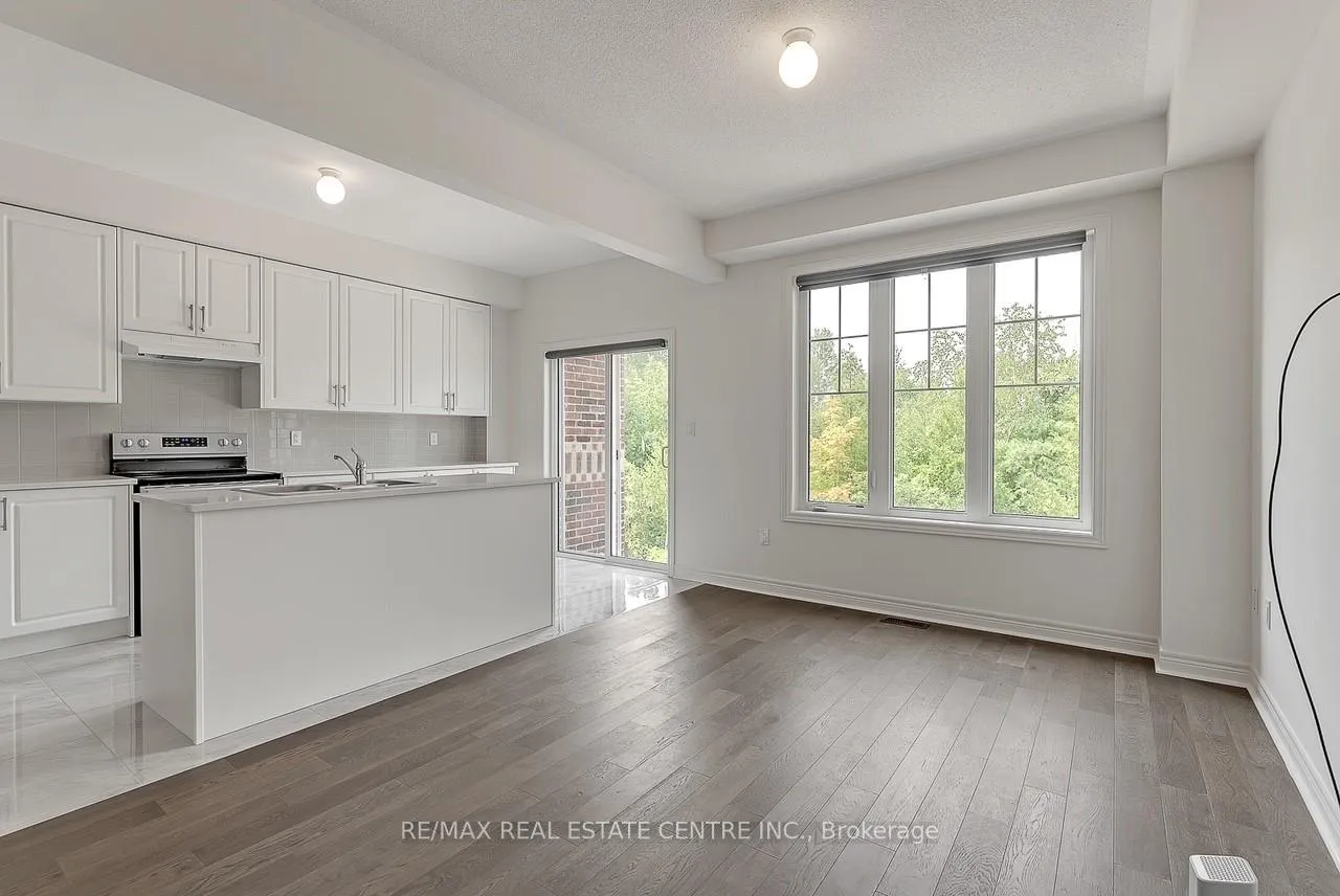 Photo 5 of 1215 Jim Brewster Circle, Oshawa, Eastdale — HOMEH