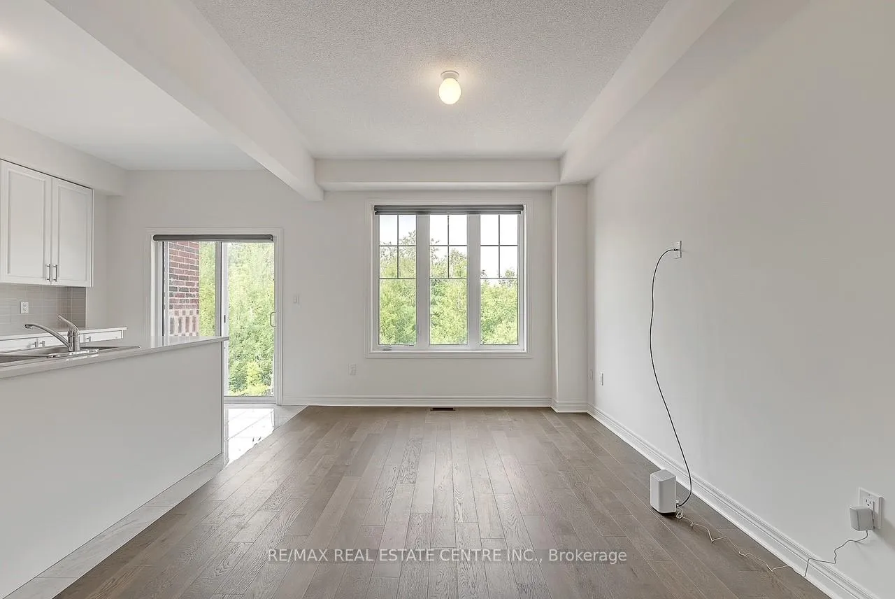 Photo 10 of 1215 Jim Brewster Circle, Oshawa, Eastdale — HOMEH