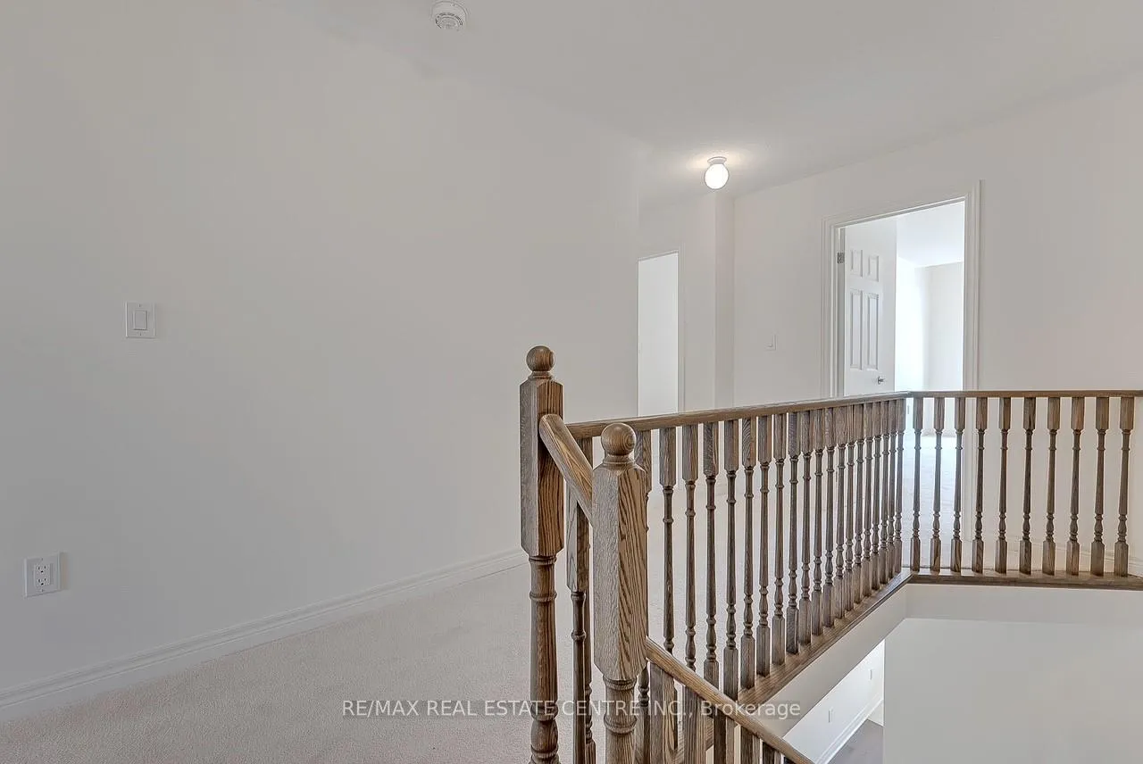 Photo 11 of 1215 Jim Brewster Circle, Oshawa, Eastdale — HOMEH