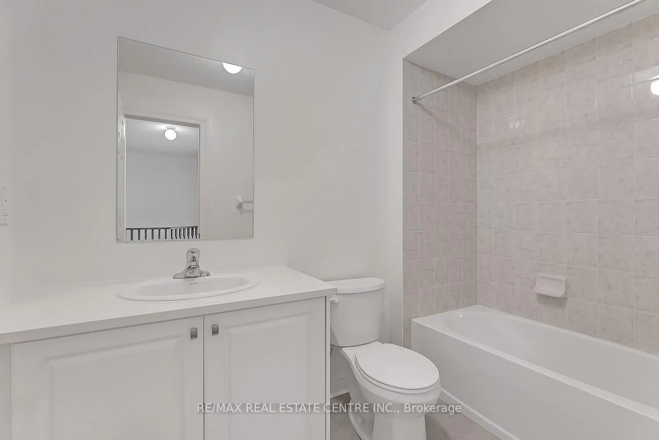 Photo 16 of 1215 Jim Brewster Circle, Oshawa, Eastdale — HOMEH