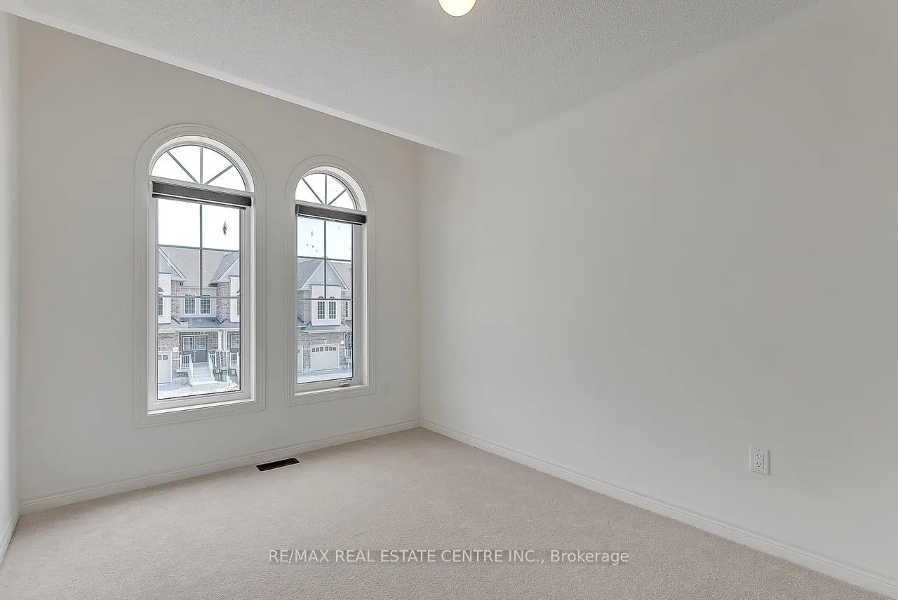 Photo 17 of 1215 Jim Brewster Circle, Oshawa, Eastdale — HOMEH