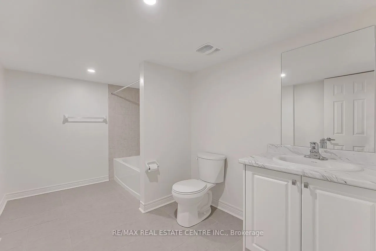 Photo 20 of 1215 Jim Brewster Circle, Oshawa, Eastdale — HOMEH