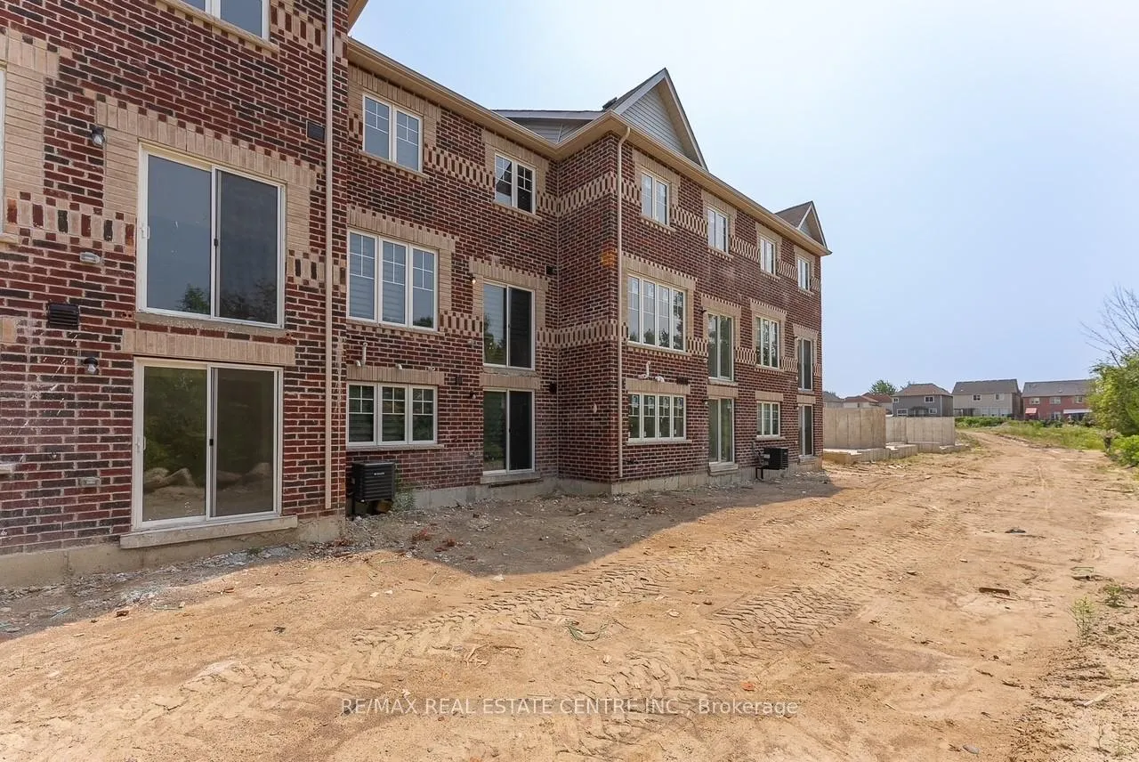 Photo 26 of 1215 Jim Brewster Circle, Oshawa, Eastdale — HOMEH
