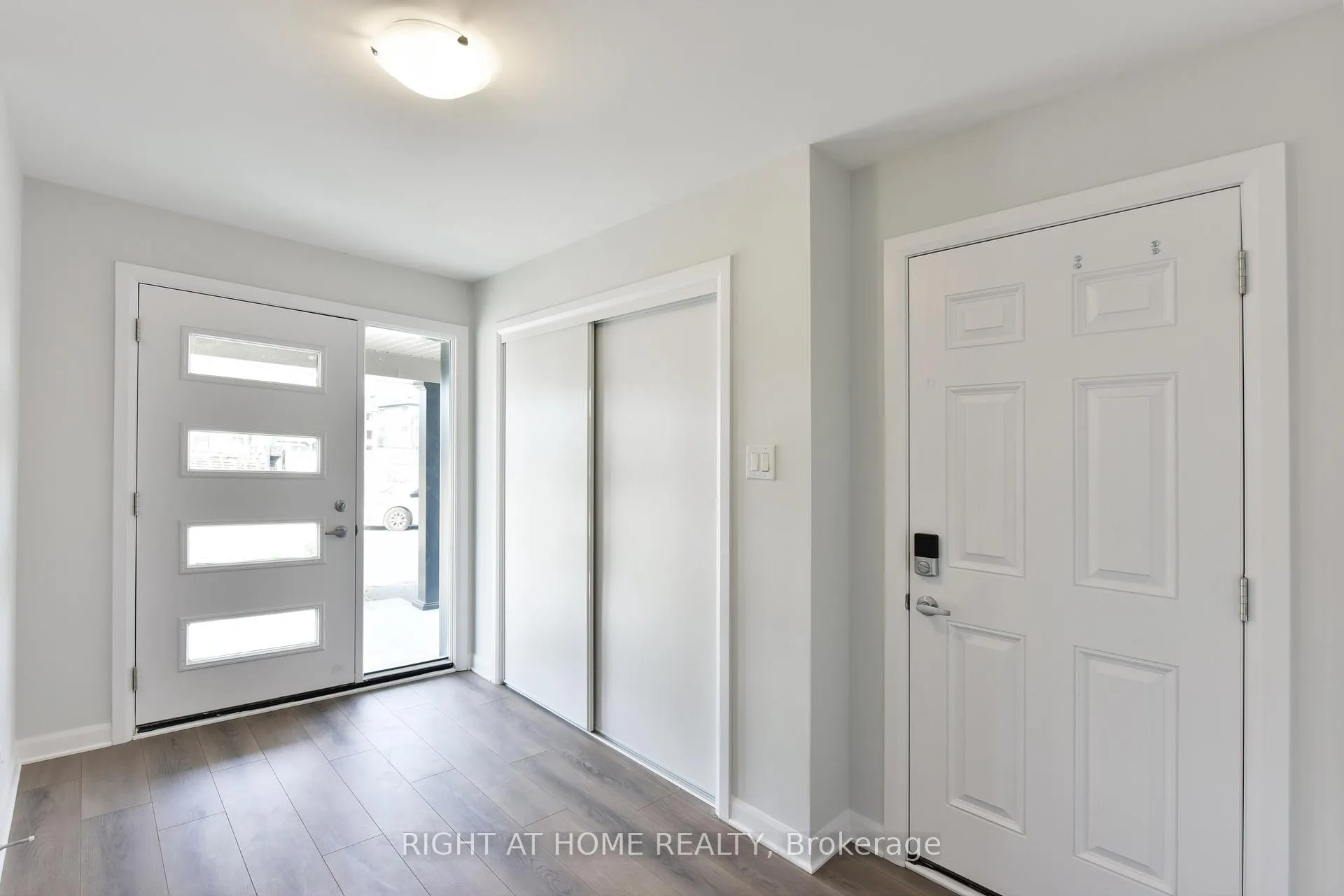 Photo 7 of 368 Clearpath Private, Ottawa, Kanata - Kanata Lakes/Heritage Hills — HOMEH