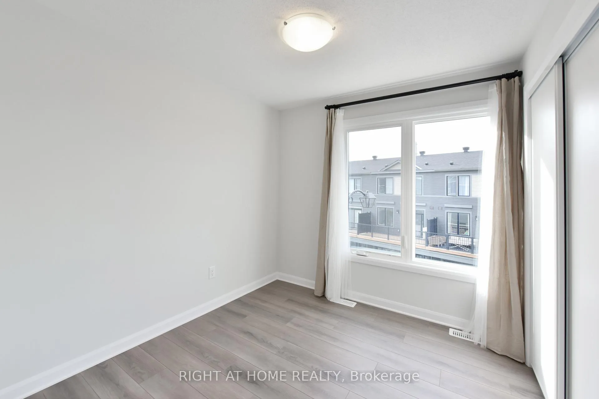 Photo 19 of 368 Clearpath Private, Ottawa, Kanata - Kanata Lakes/Heritage Hills — HOMEH