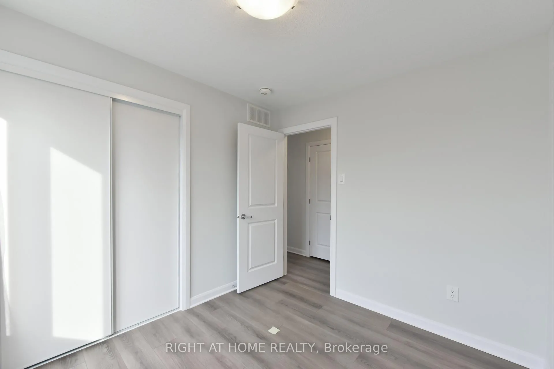 Photo 20 of 368 Clearpath Private, Ottawa, Kanata - Kanata Lakes/Heritage Hills — HOMEH