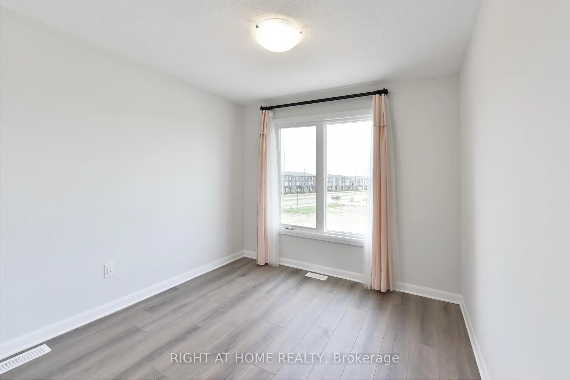 Photo 21 of 368 Clearpath Private, Ottawa, Kanata - Kanata Lakes/Heritage Hills — HOMEH
