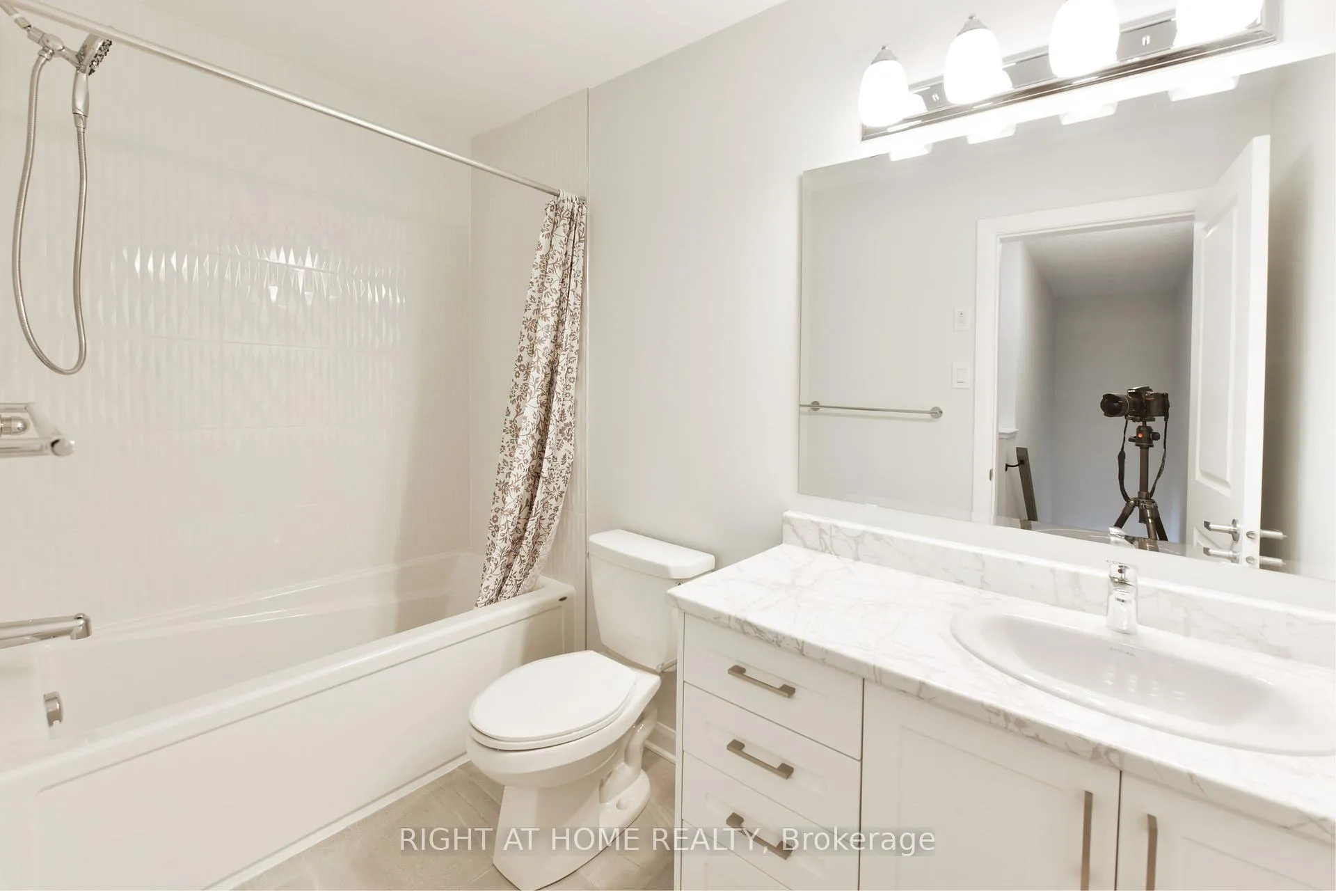 Photo 23 of 368 Clearpath Private, Ottawa, Kanata - Kanata Lakes/Heritage Hills — HOMEH
