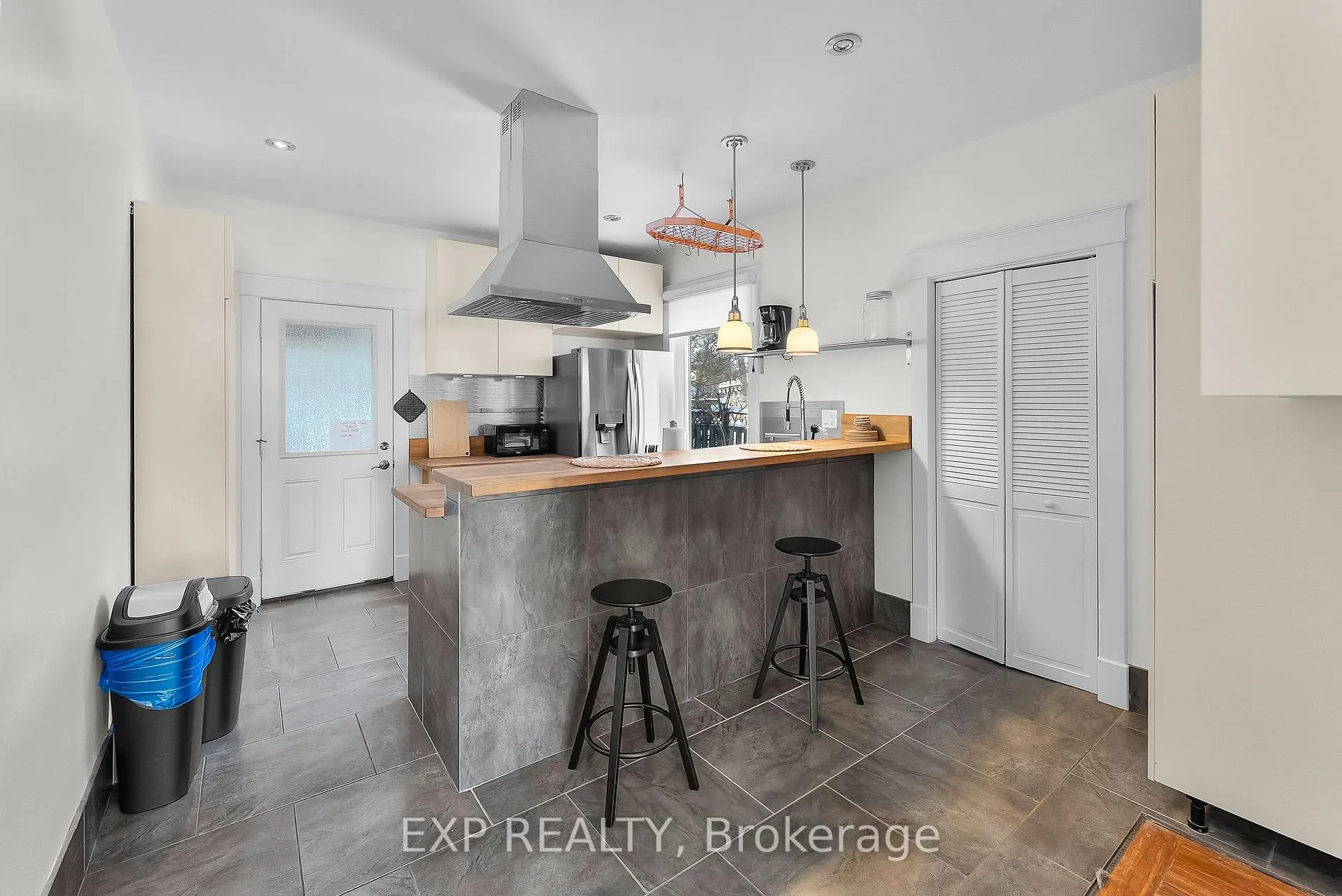 Photo 14 of 4330 Simcoe Street, Niagara Falls, Downtown — HOMEH
