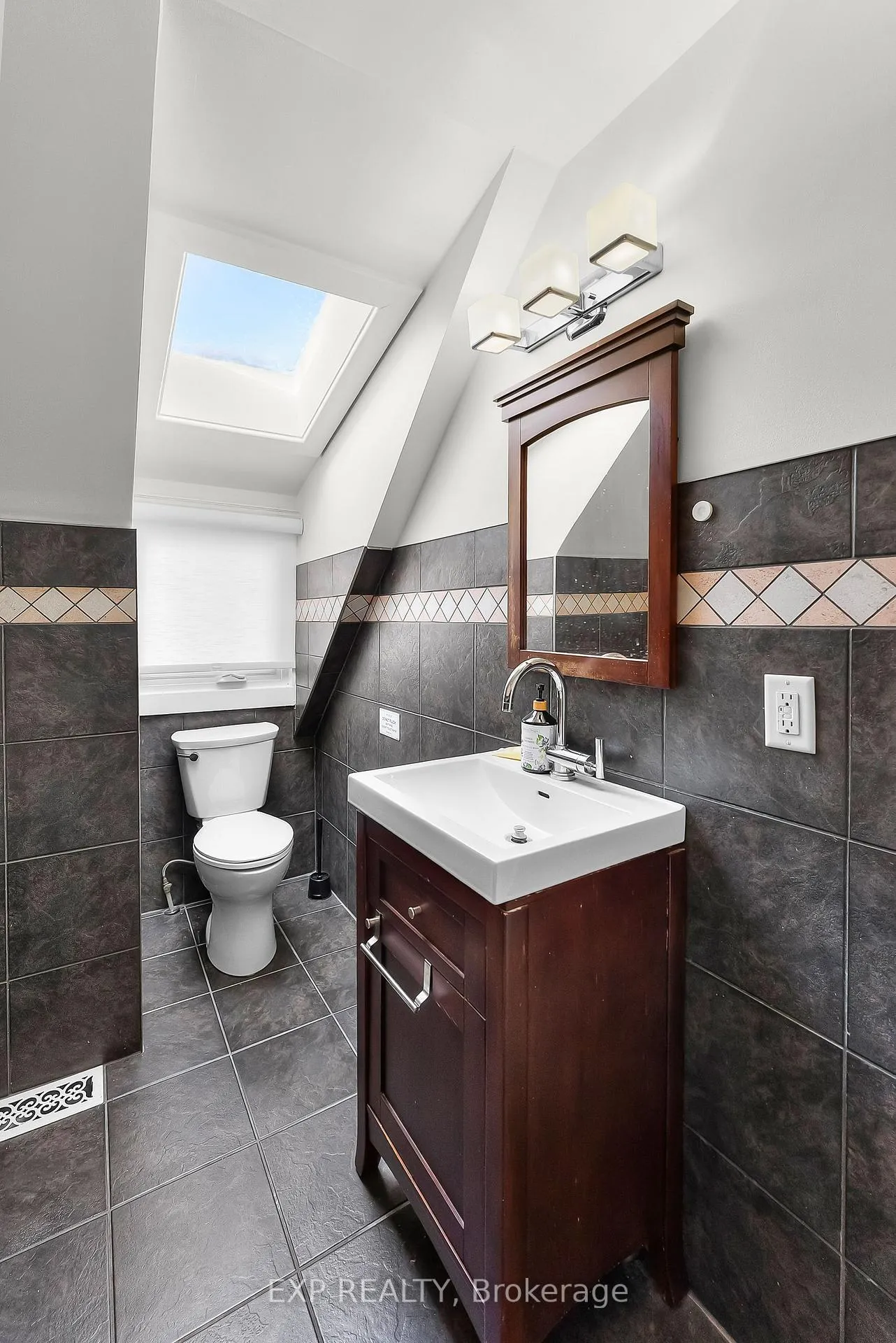 Photo 29 of 4330 Simcoe Street, Niagara Falls, Downtown — HOMEH