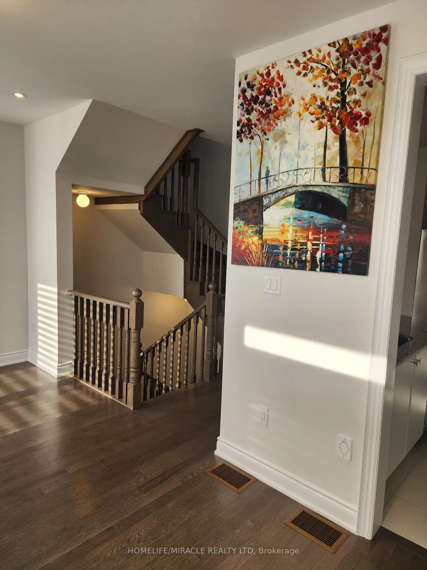 Photo 4 of 102 Thule Street, Vaughan, Vellore Village — HOMEH