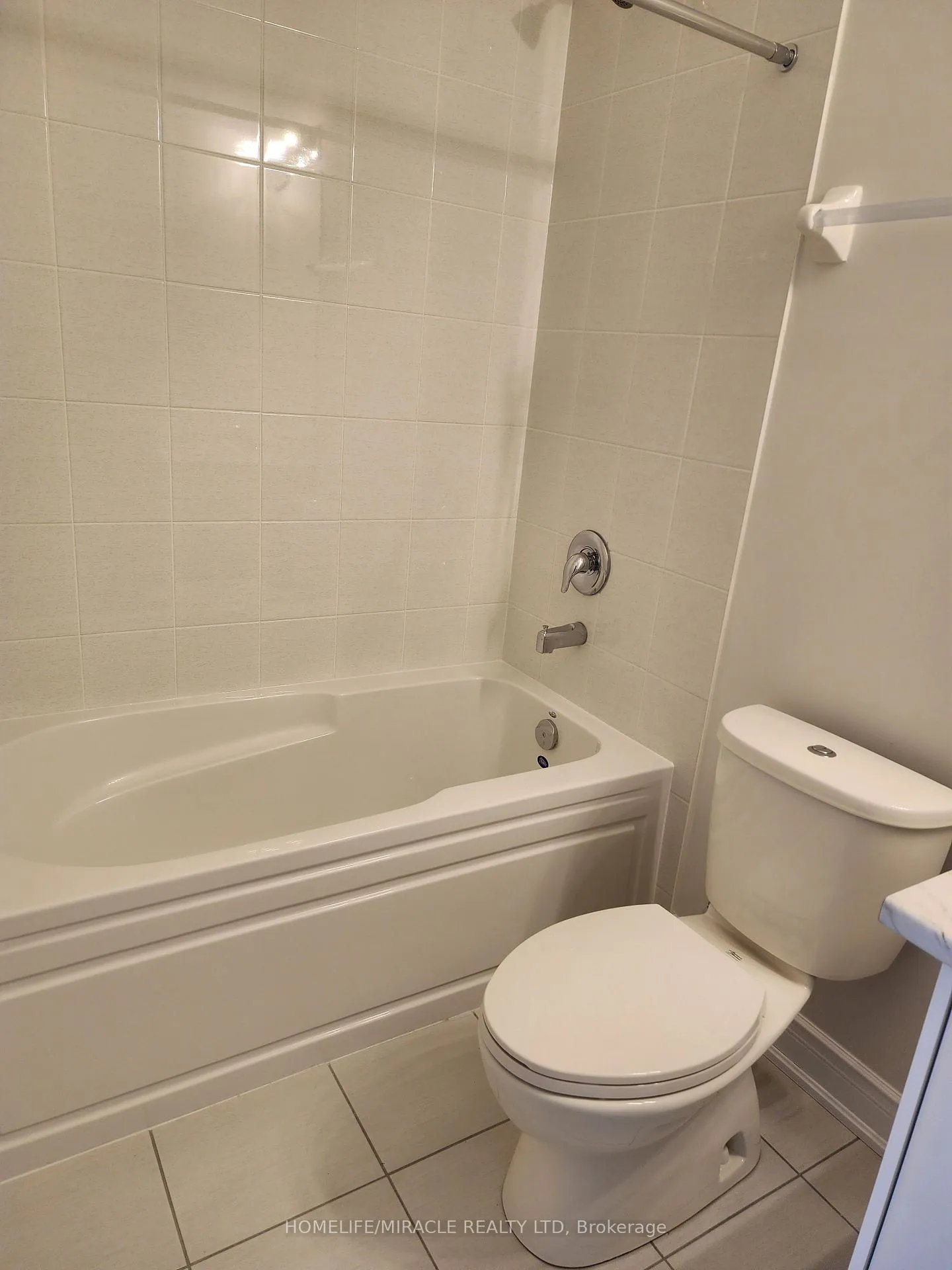 Photo 18 of 102 Thule Street, Vaughan, Vellore Village — HOMEH
