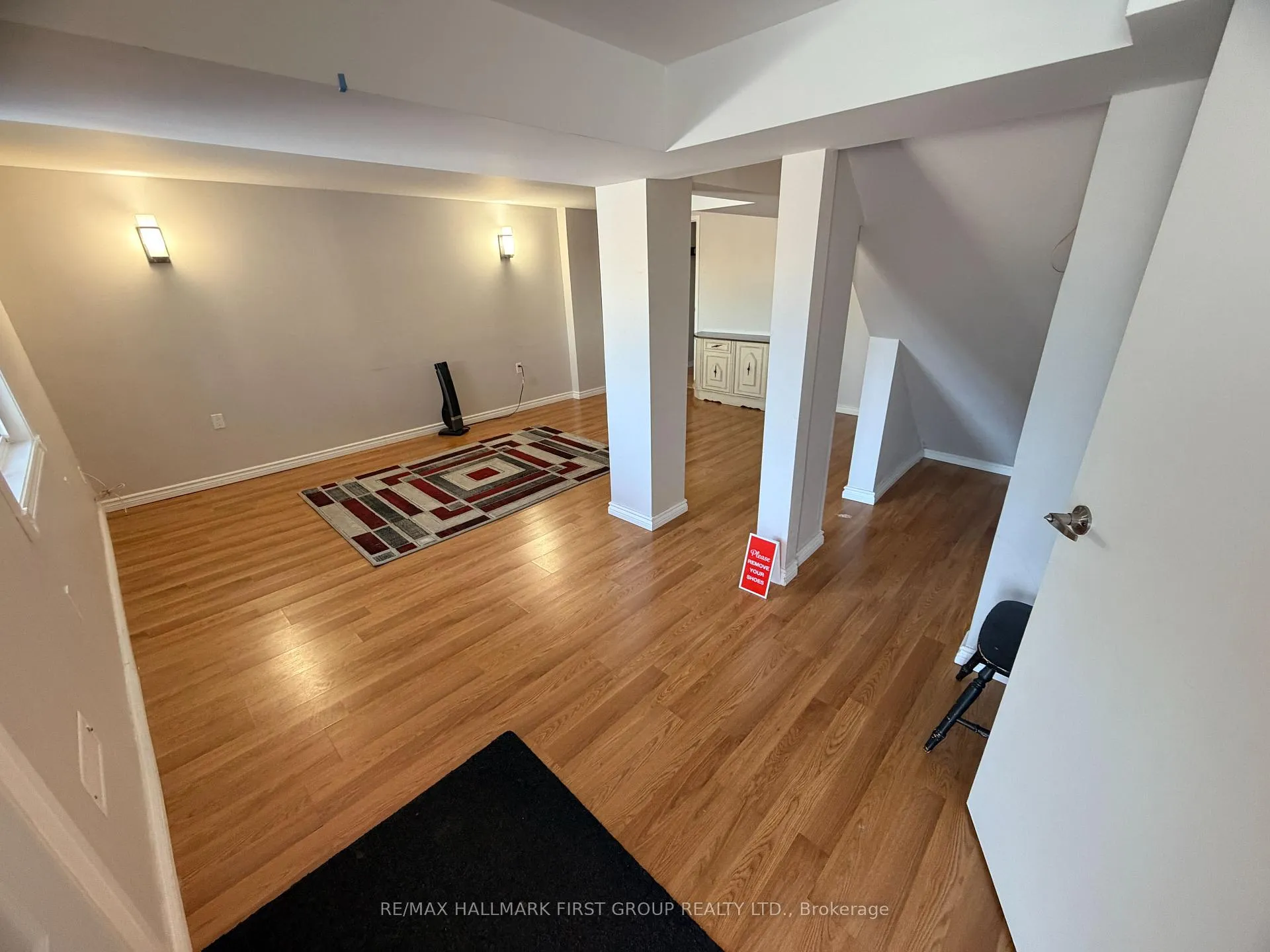 Photo 3 of 4 Parkins Drive, Ajax, Central — HOMEH