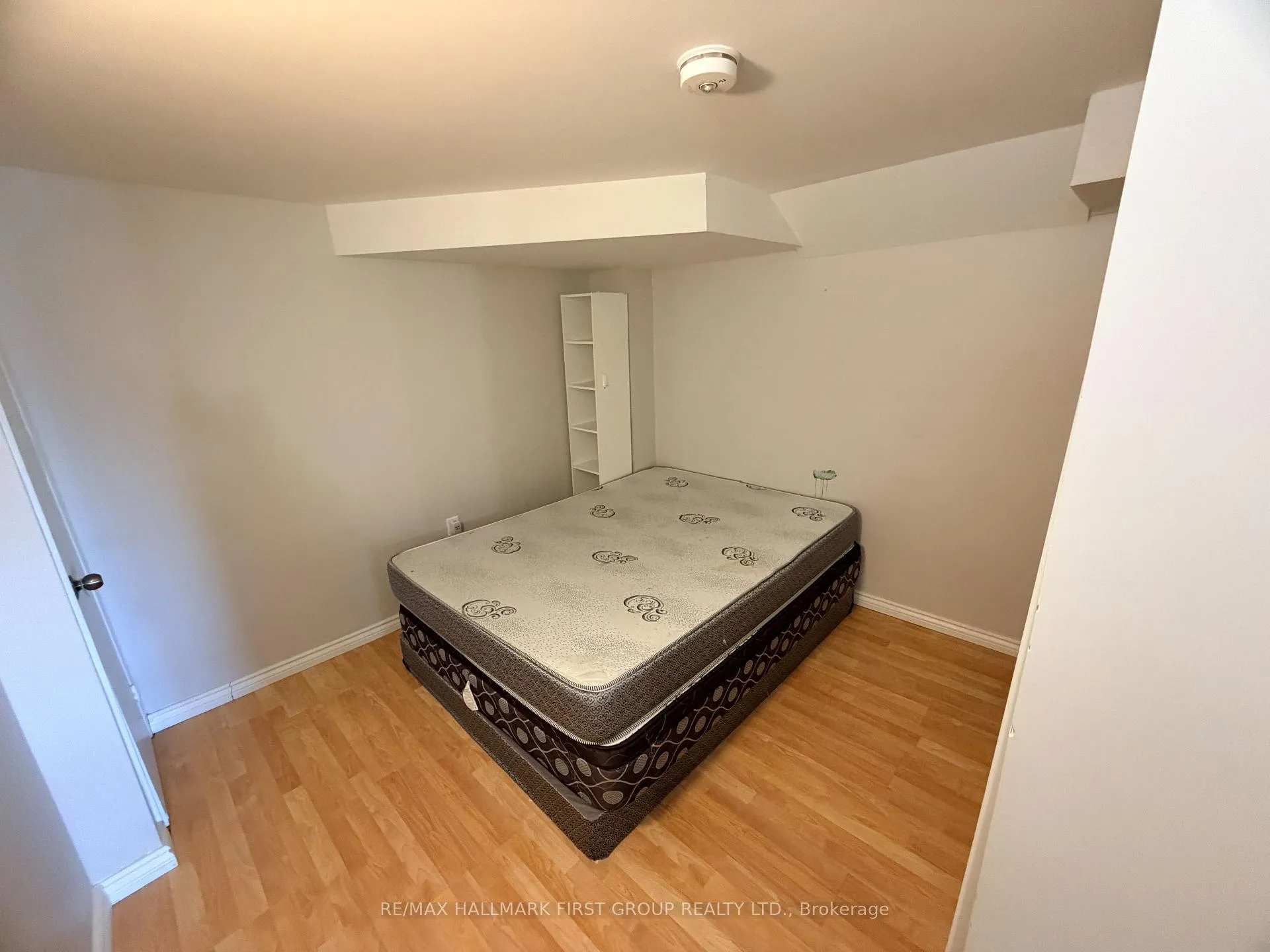 Photo 8 of 4 Parkins Drive, Ajax, Central — HOMEH