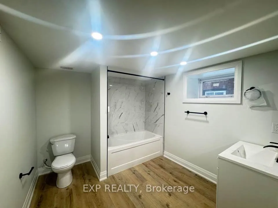 Photo 6 of Unit 5, 952 Main Street E, Hamilton, Blakeley — HOMEH