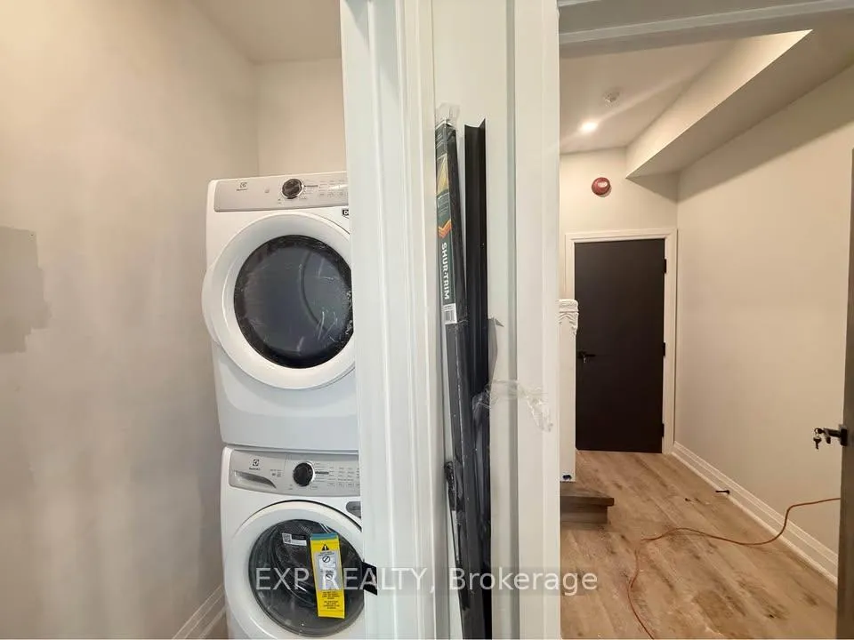 Photo 9 of Unit 5, 952 Main Street E, Hamilton, Blakeley — HOMEH