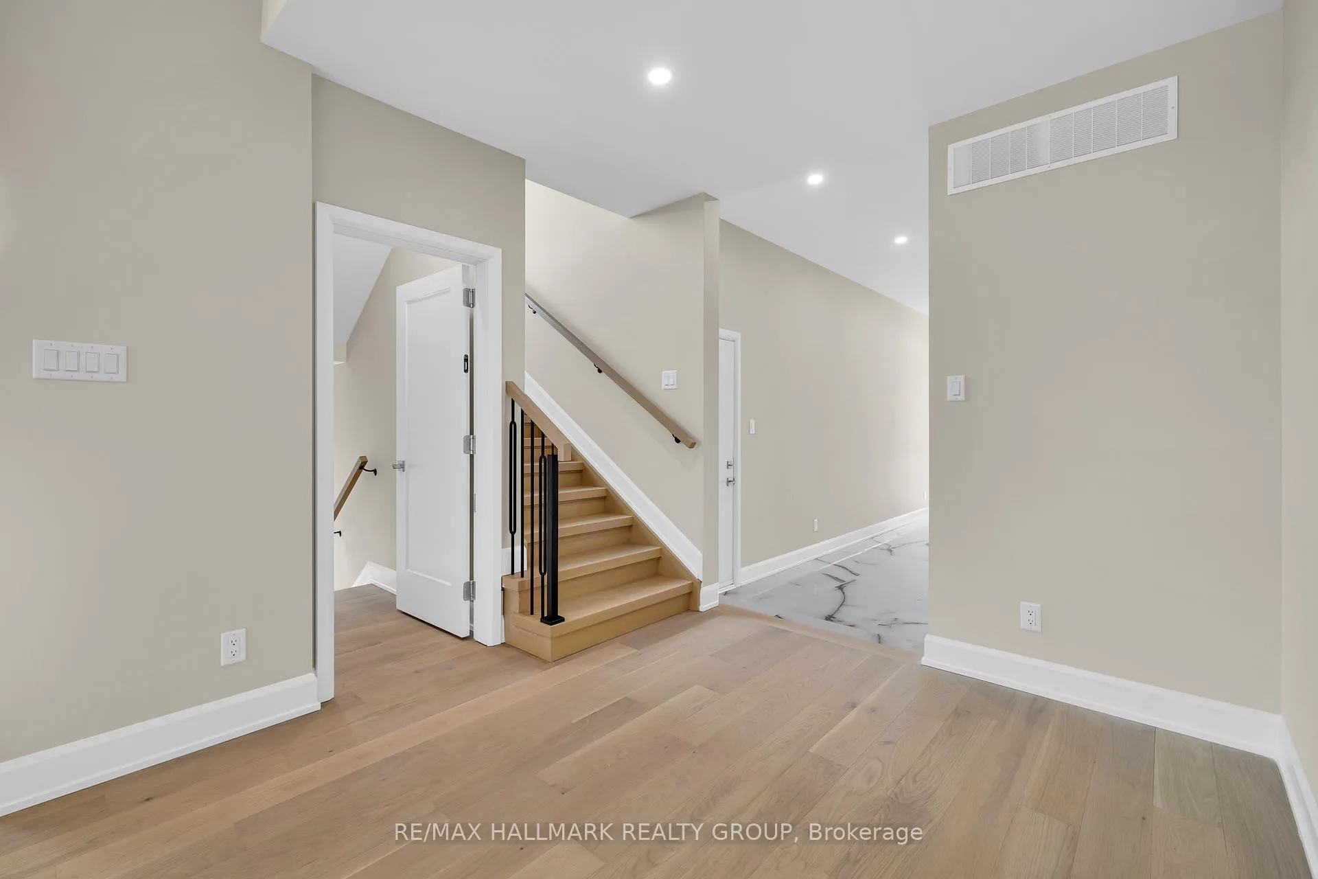 Photo 19 of 507 Dawson Avenue, Ottawa, Westboro/Hampton Park — HOMEH