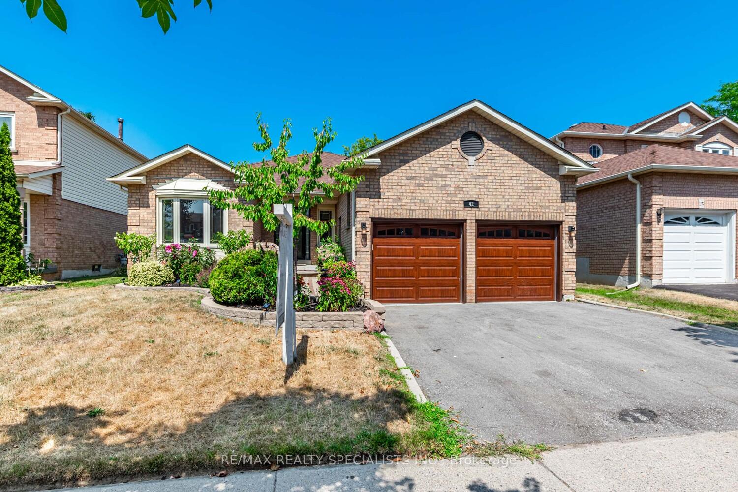 Photo 2 of 42 Resnik Drive, Clarington, Newcastle — HOMEH