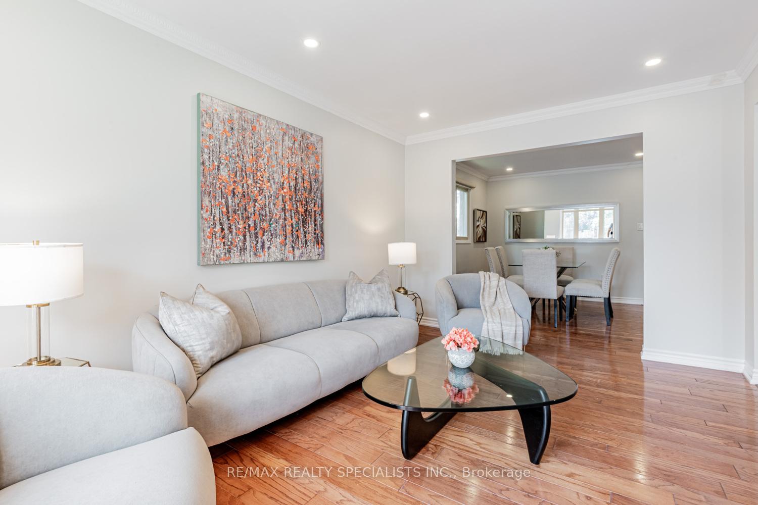 Photo 5 of 42 Resnik Drive, Clarington, Newcastle — HOMEH