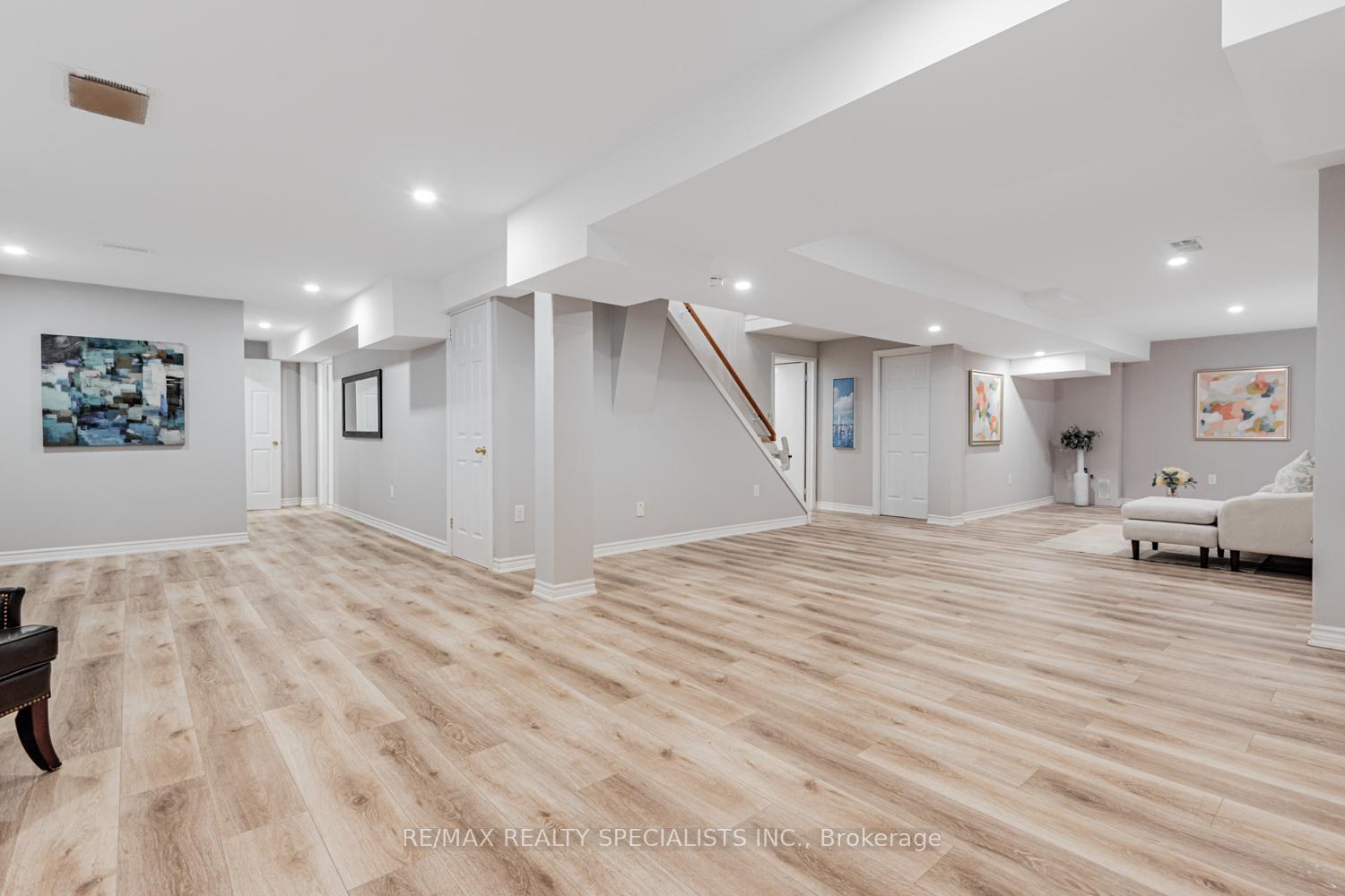 Photo 24 of 42 Resnik Drive, Clarington, Newcastle — HOMEH
