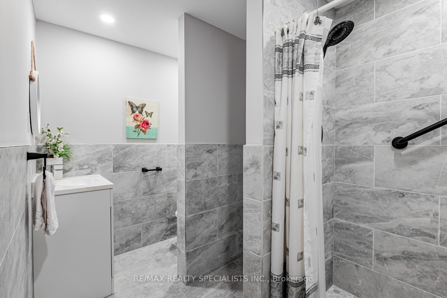 Photo 26 of 42 Resnik Drive, Clarington, Newcastle — HOMEH