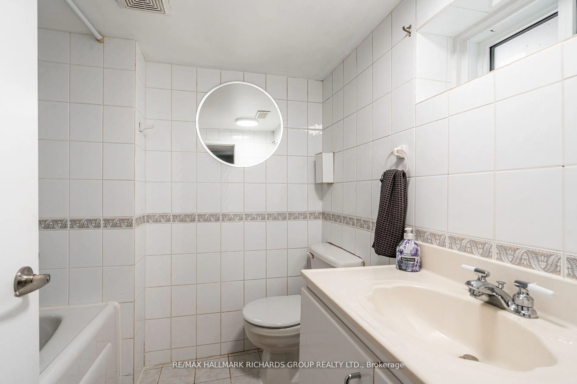Photo 12 of Unit Lower, 159 Bellefair Avenue, Toronto, The Beaches — HOMEH