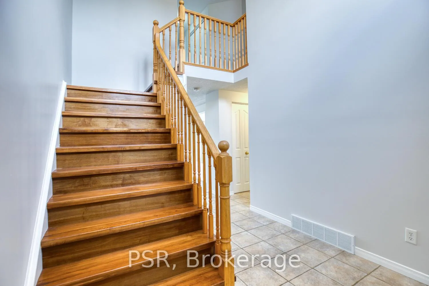 Photo 3 of 578 Chesapeake Crescent, Waterloo, Eastbridge — HOMEH