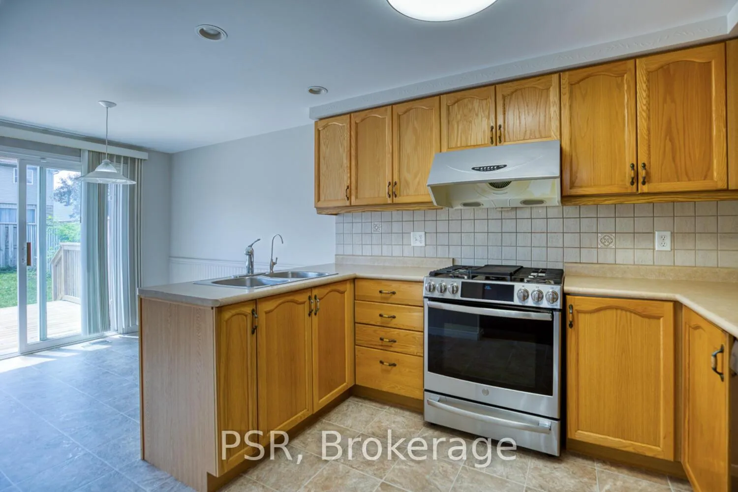 Photo 6 of 578 Chesapeake Crescent, Waterloo, Eastbridge — HOMEH