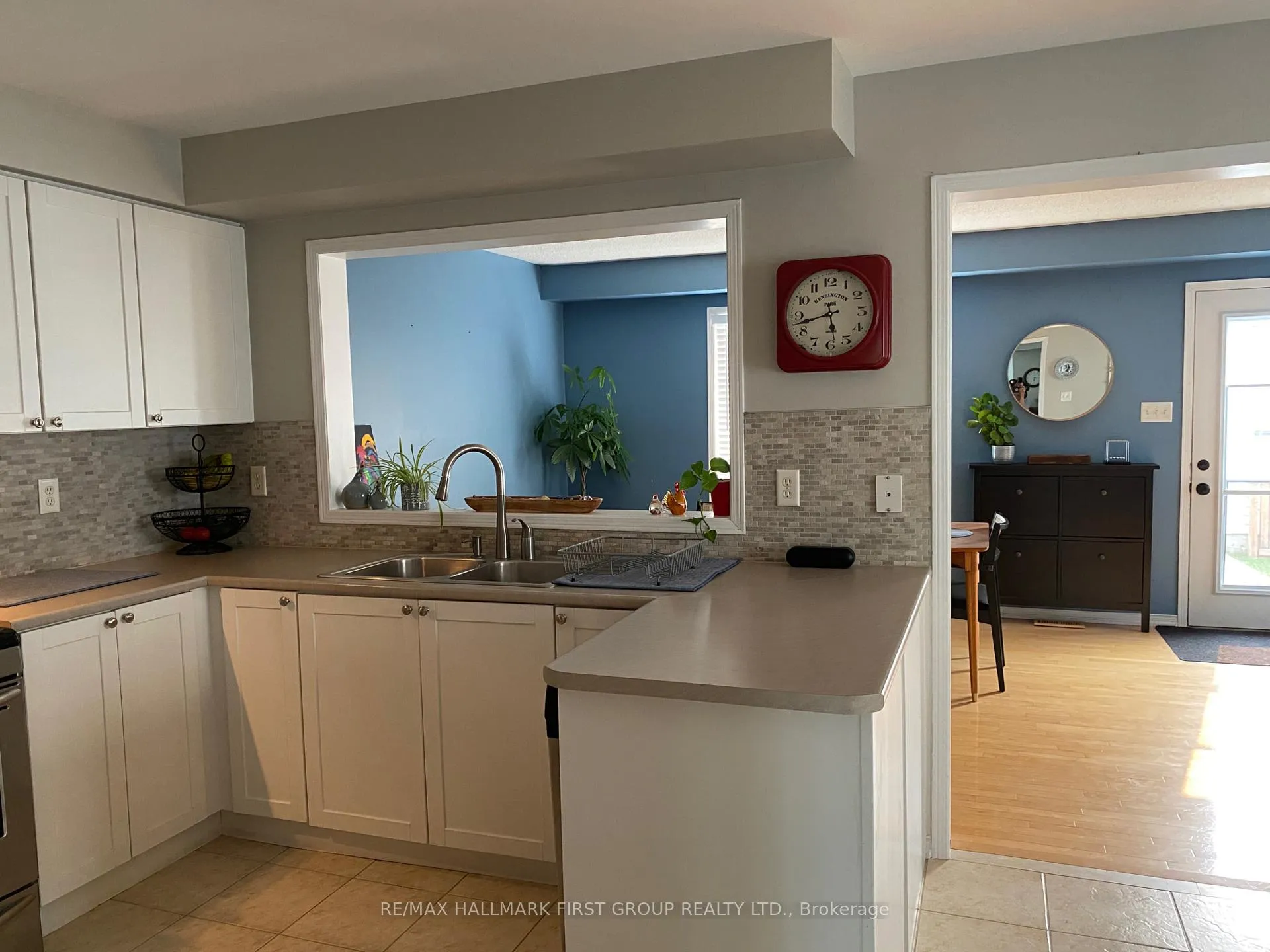 Photo 5 of 902 Audley Road S, Ajax, South East — HOMEH