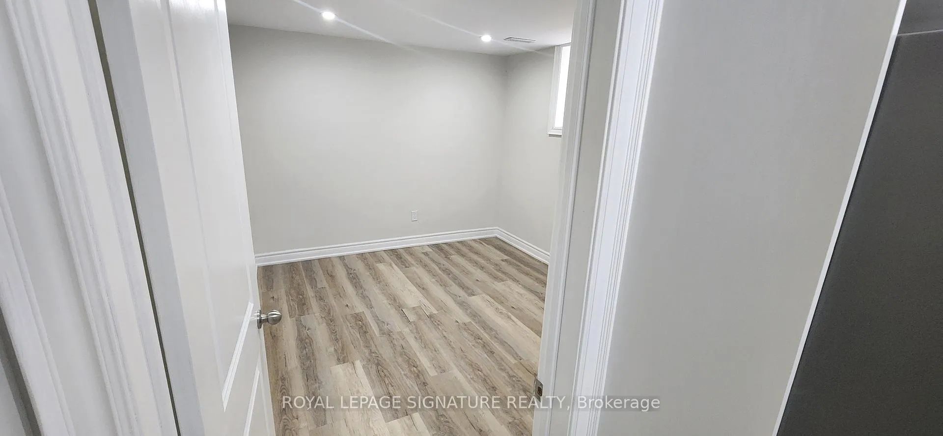 Photo 6 of Unit 2, 25 Lyle Drive, Clarington, Bowmanville — HOMEH