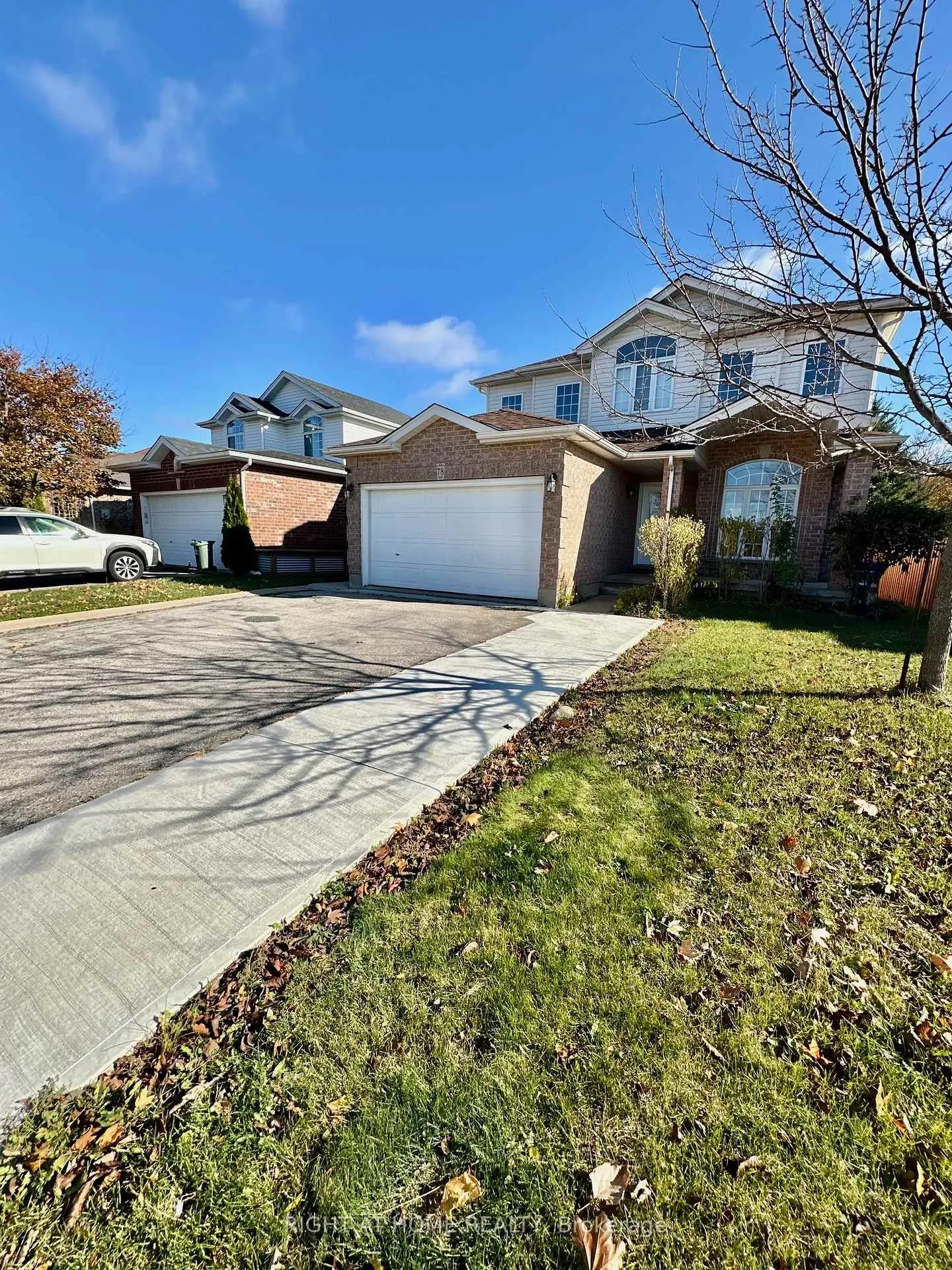 Front of Unit Lower, 78 Clairfields Drive W