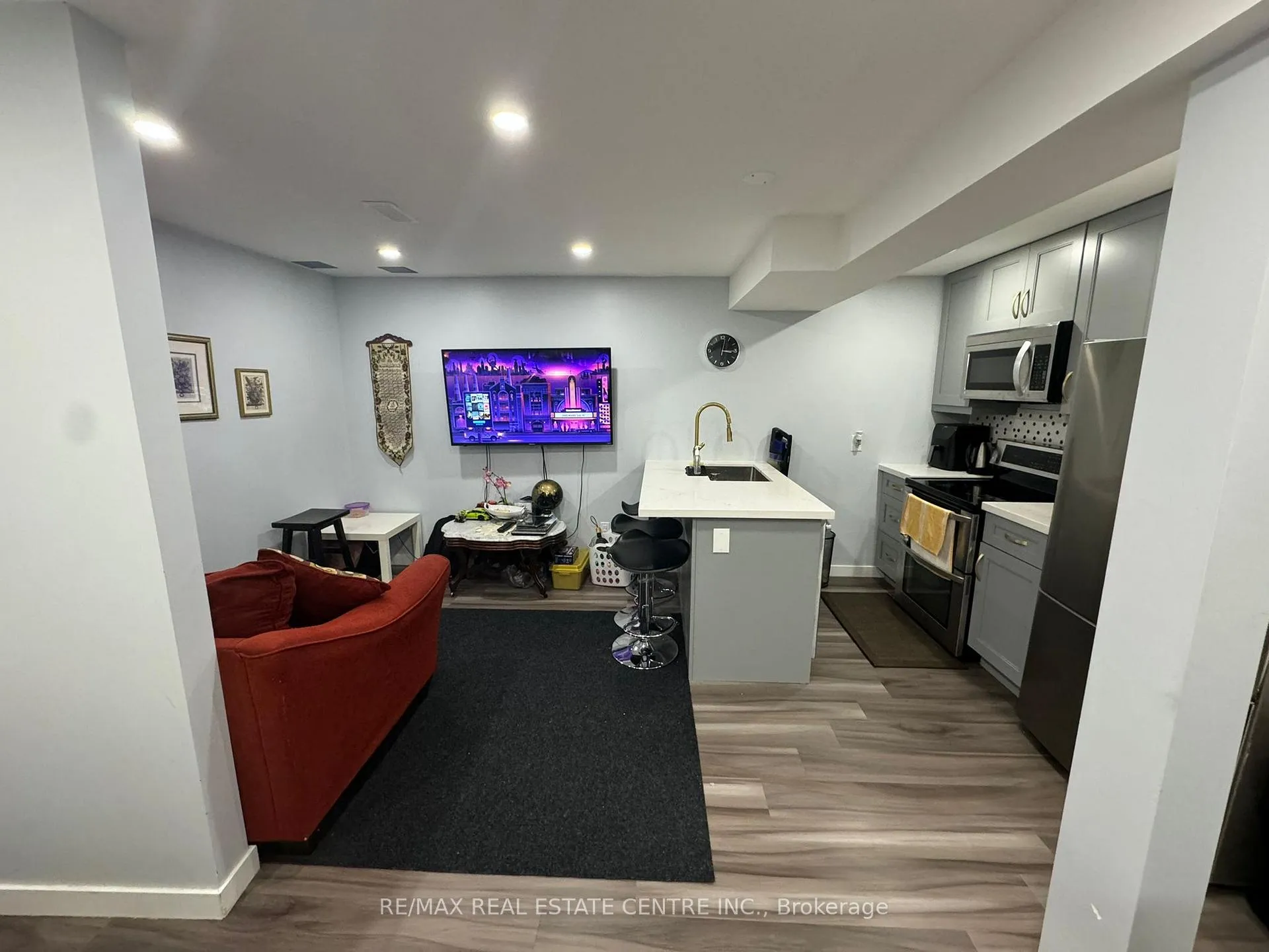 Photo 3 of 529 Chablis Drive, Waterloo — HOMEH