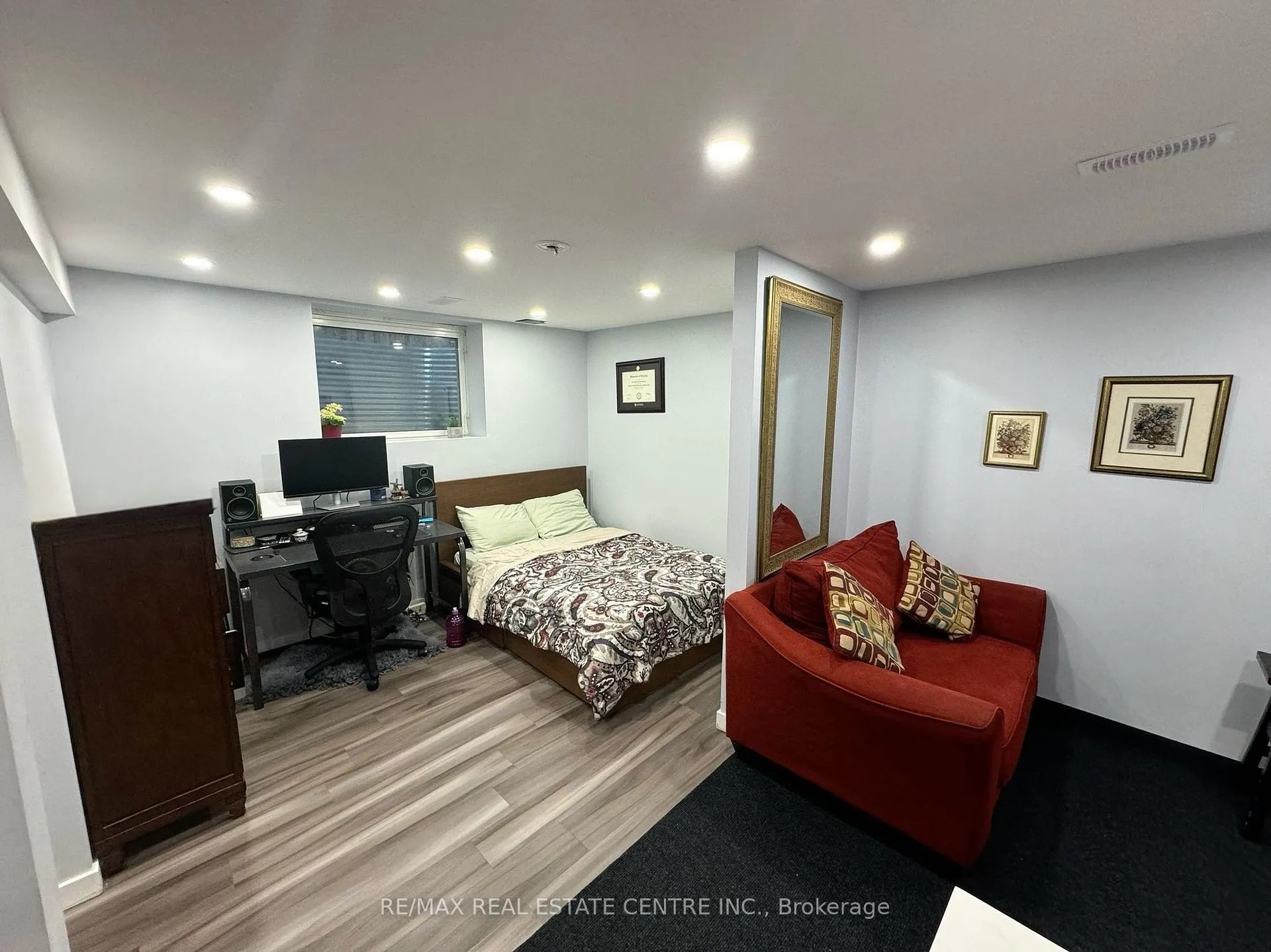 Photo 4 of 529 Chablis Drive, Waterloo — HOMEH