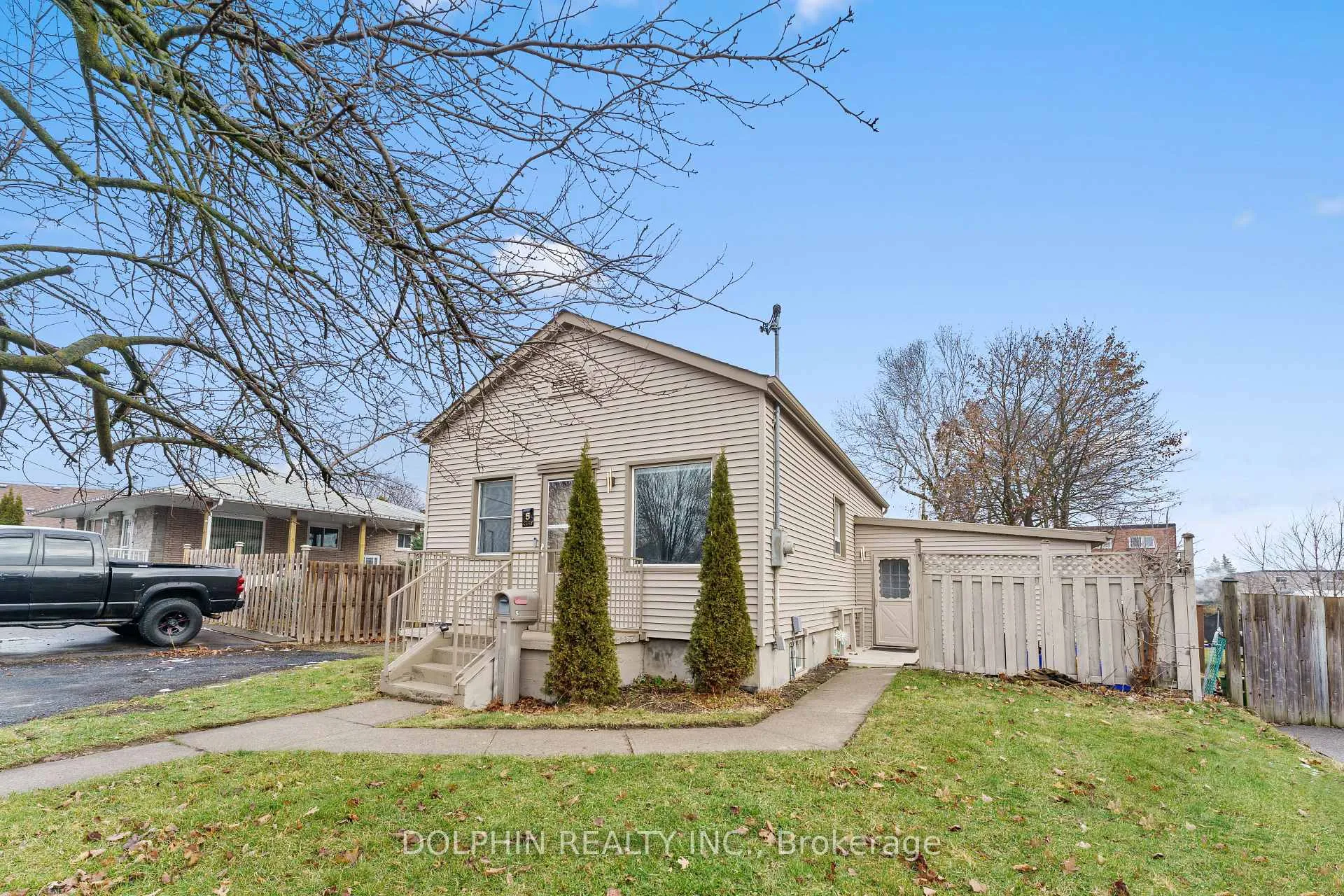 Photo 1 of Unit Upper, 5 Victoria Street, Clarington, Bowmanville — HOMEH