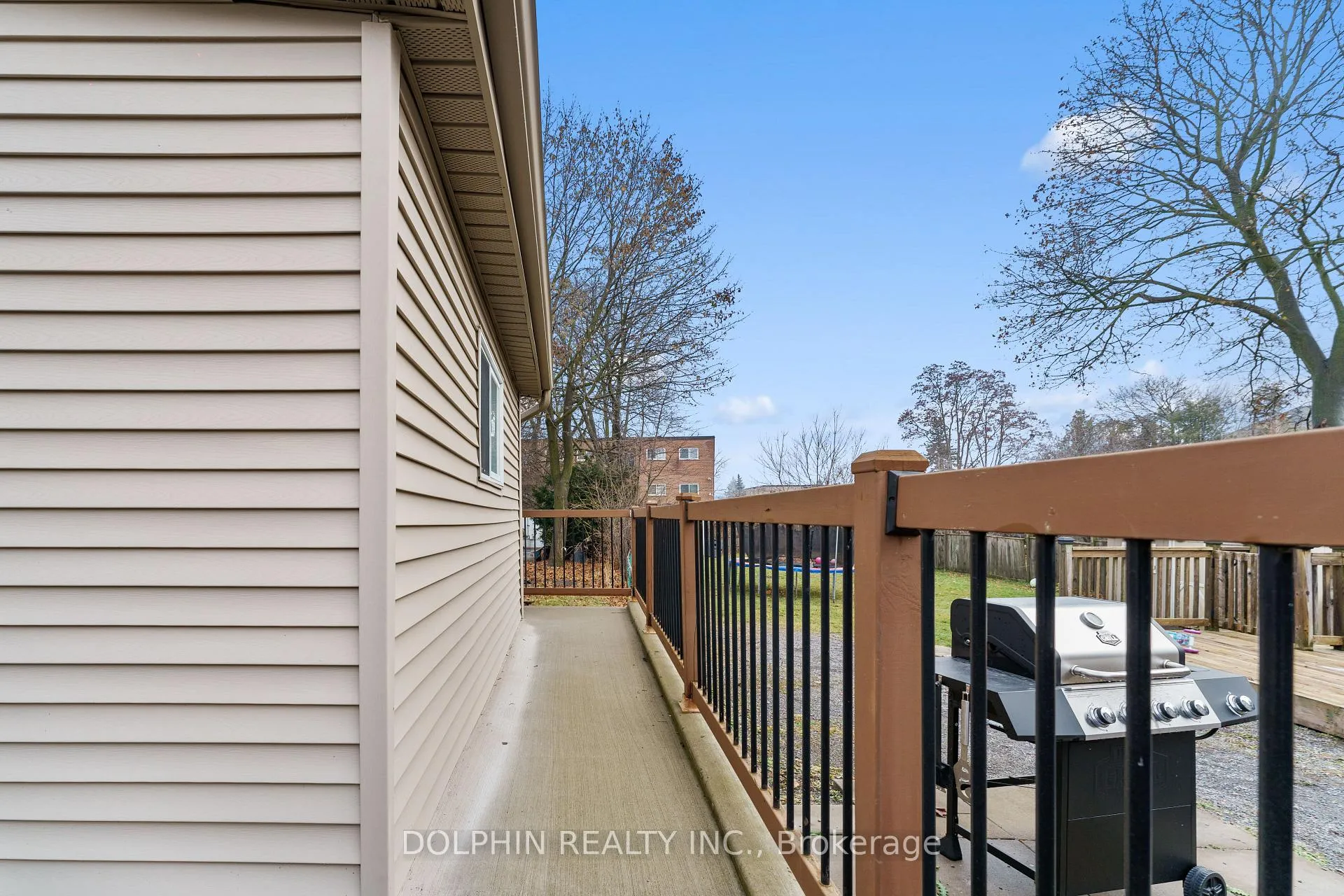 Photo 2 of Unit Upper, 5 Victoria Street, Clarington, Bowmanville — HOMEH