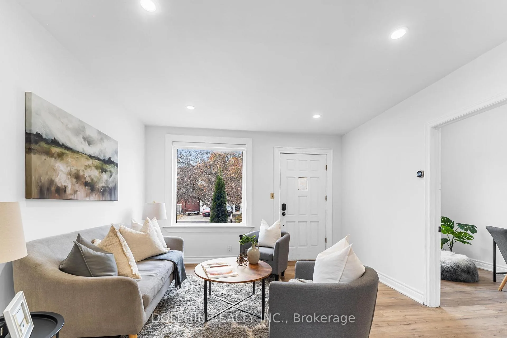 Photo 4 of Unit Upper, 5 Victoria Street, Clarington, Bowmanville — HOMEH