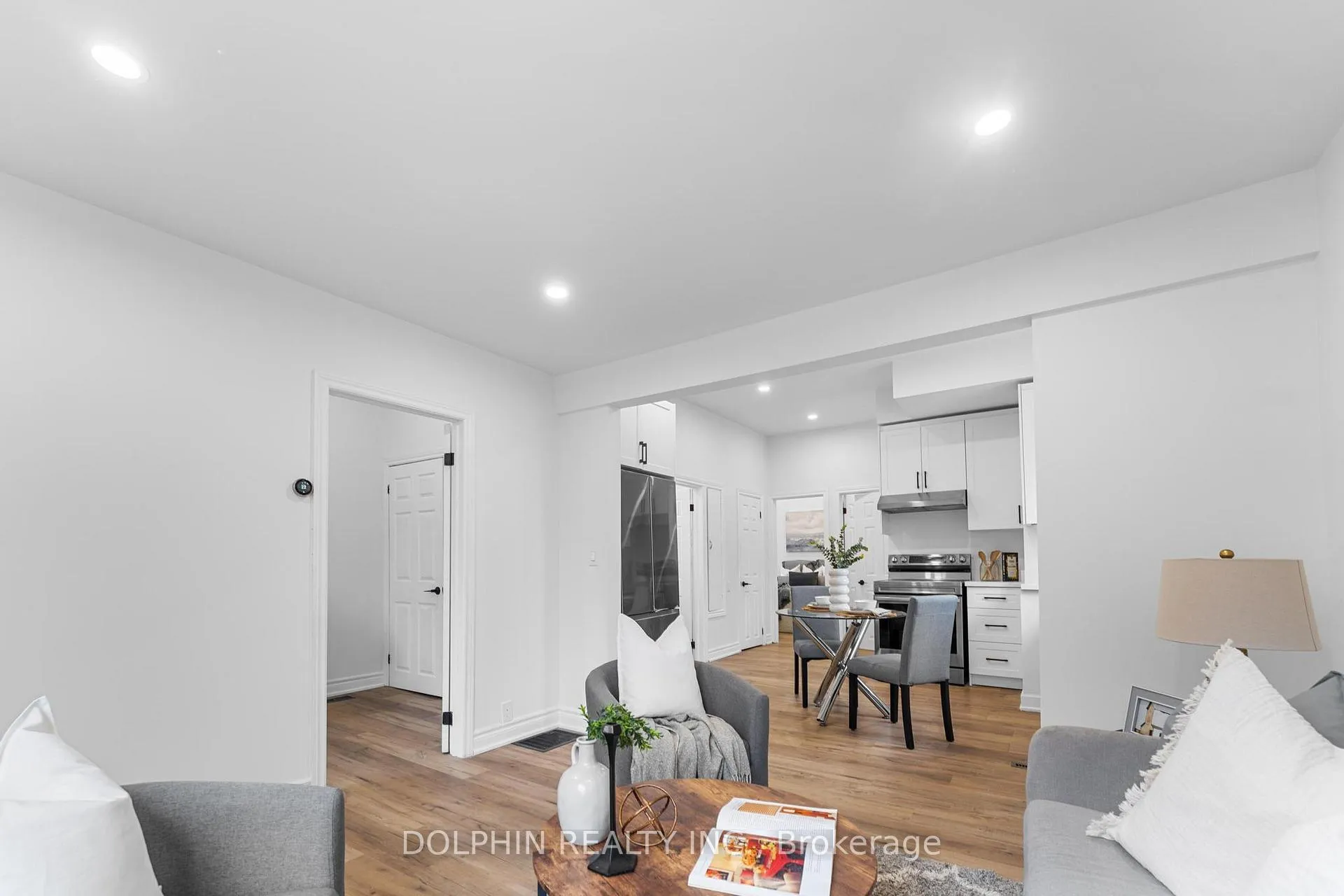 Photo 6 of Unit Upper, 5 Victoria Street, Clarington, Bowmanville — HOMEH