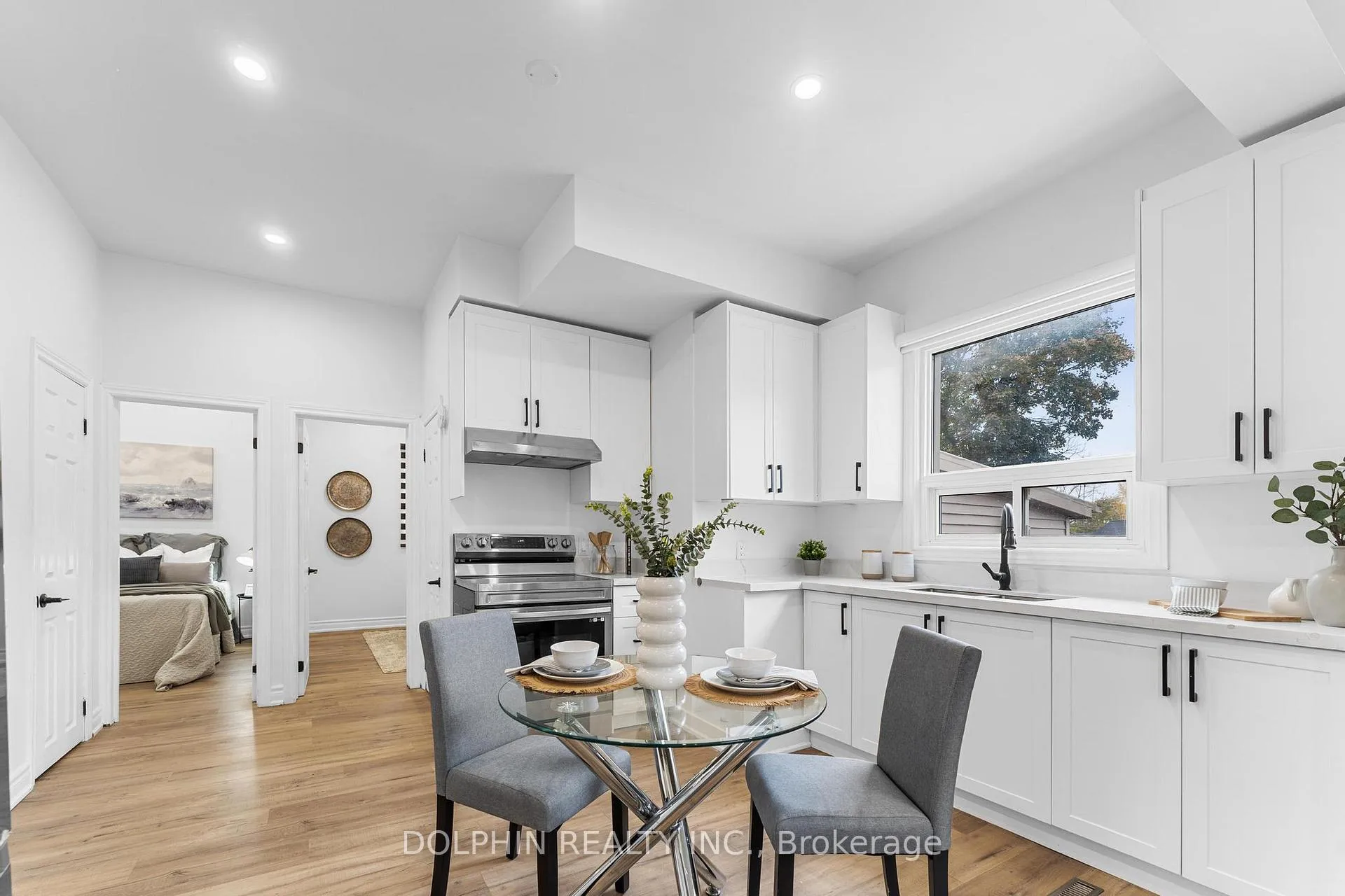 Photo 8 of Unit Upper, 5 Victoria Street, Clarington, Bowmanville — HOMEH