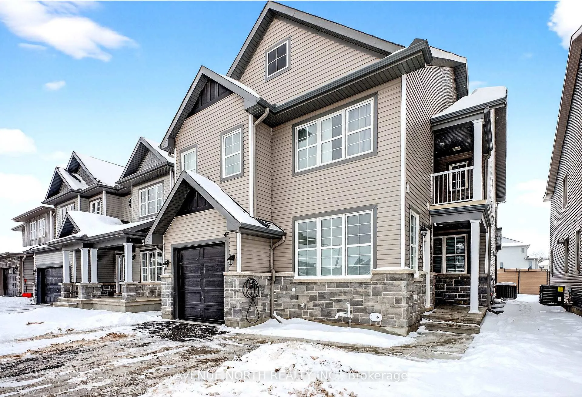 Photo 2 of Unit B, 47 Dun Skipper Drive, Ottawa, Blossom Park/Kemp Park/Findlay Creek — HOMEH